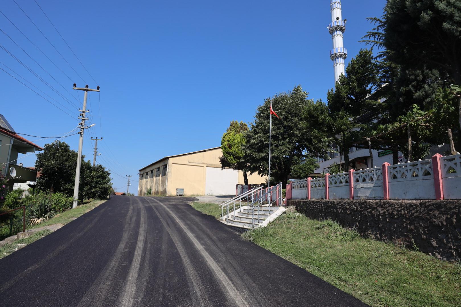Büyükşehir’den Ferizli Ağacık’a sıcak asfalt dokunuşu