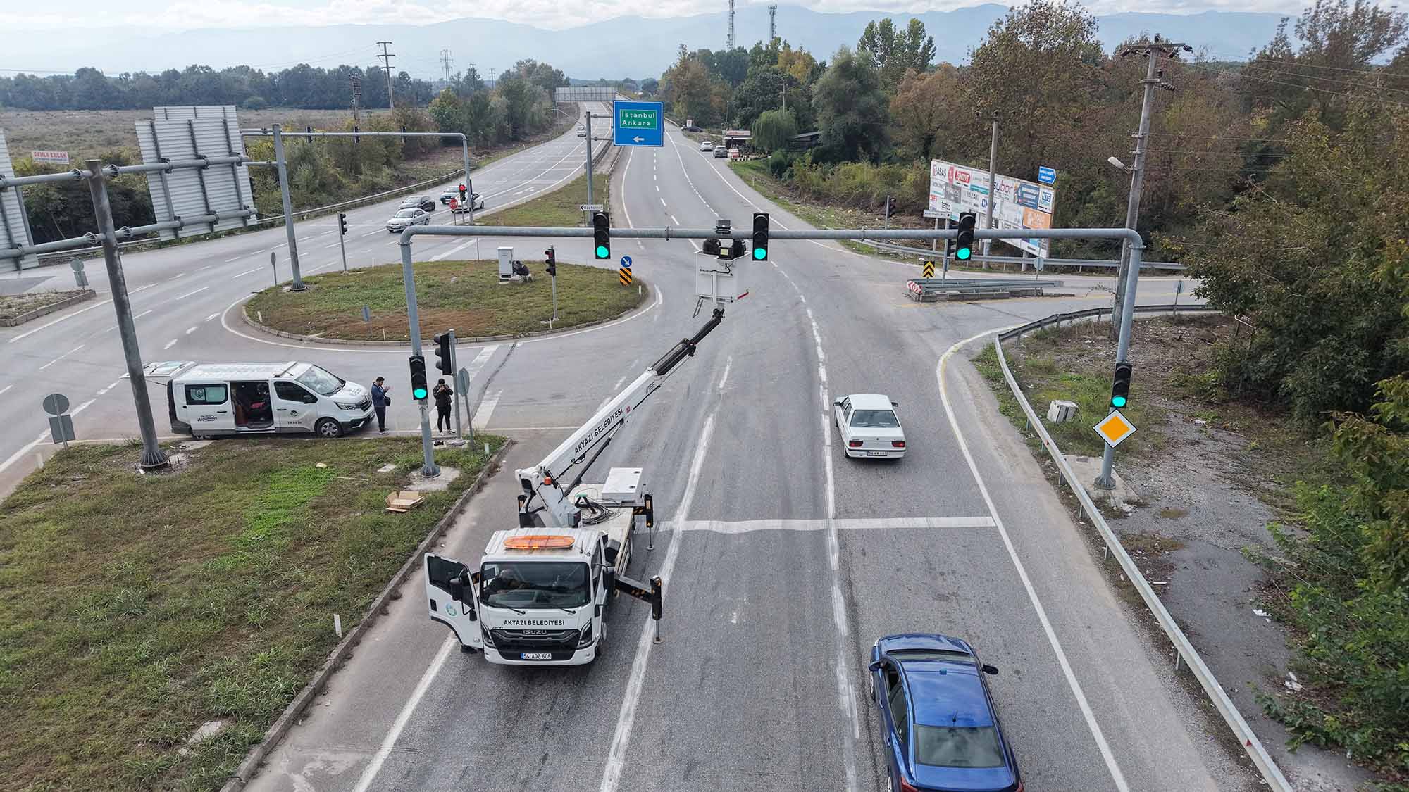 Şehirdeki karanlık kavşaklara Büyükşehir dokunuşu
