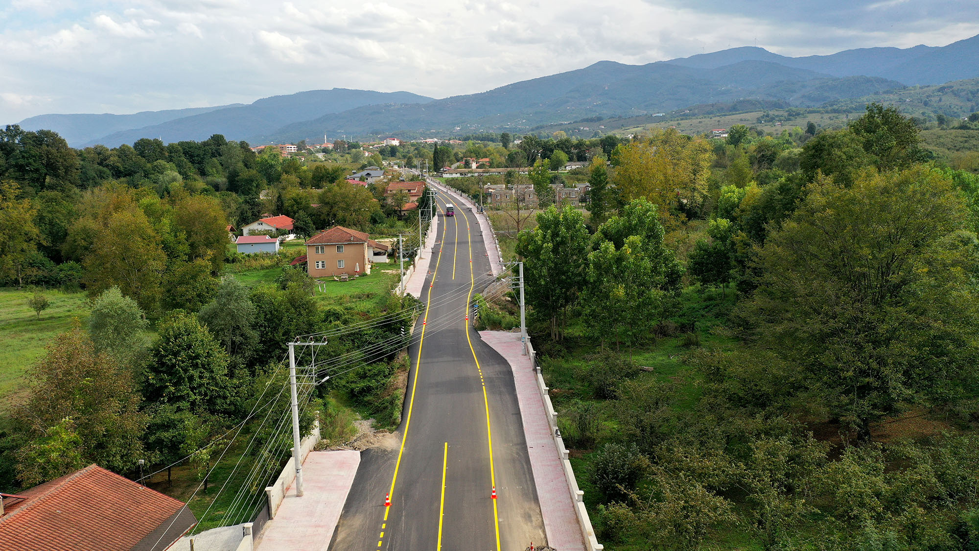 Büyükşehir Mesudiye’yi tablo gibi işledi: Karapürçek’in ulaşım hattında yepyeni bir sayfa