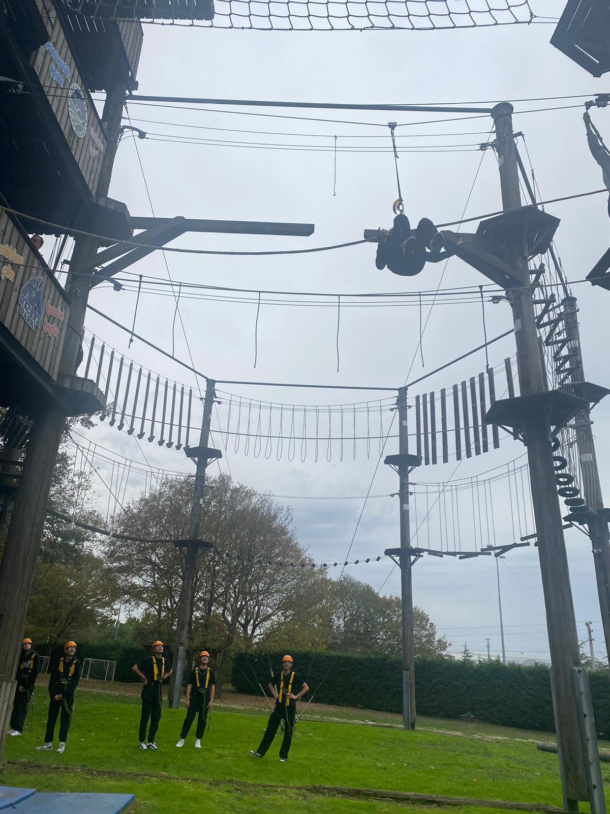 Macera Park’ta adrenalin dolu deneyimle çok şey öğreniyorlar