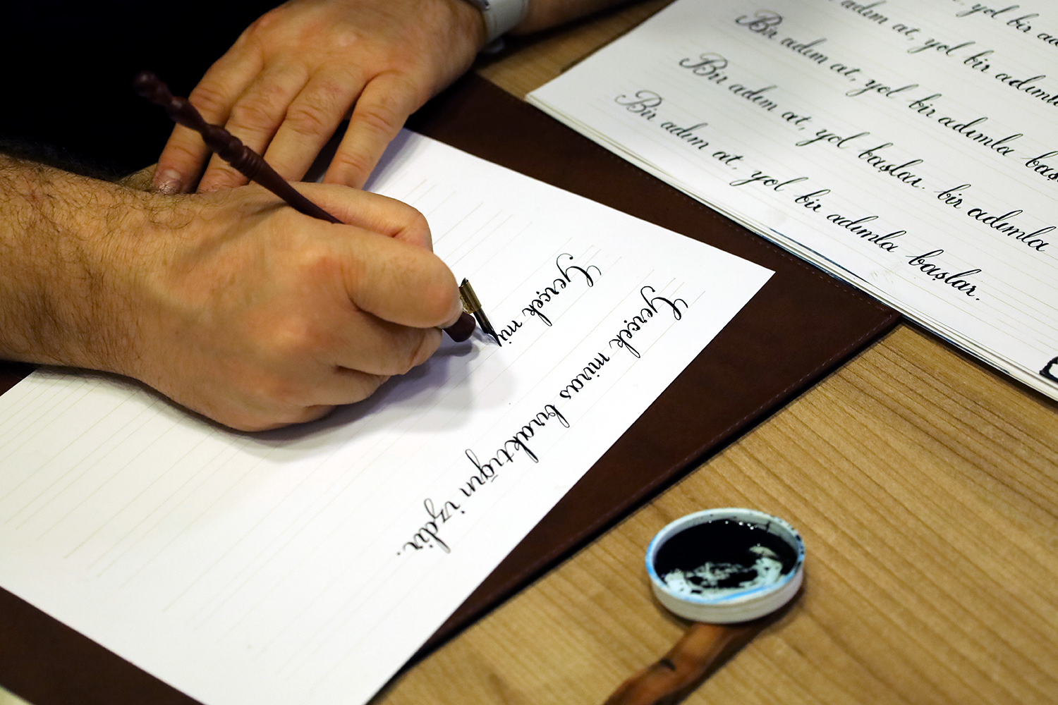 Sanatın incelikli dili: Kaligrafi ile her satır sanat eserine dönüşüyor