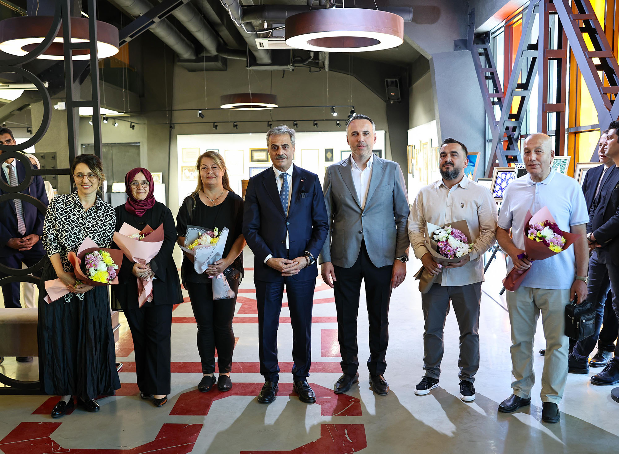 Büyükşehir’in sanatçılarından şölen gibi sergi: Yusuf Alemdar Şehir Kütüphanesi ve AFA için konuştu