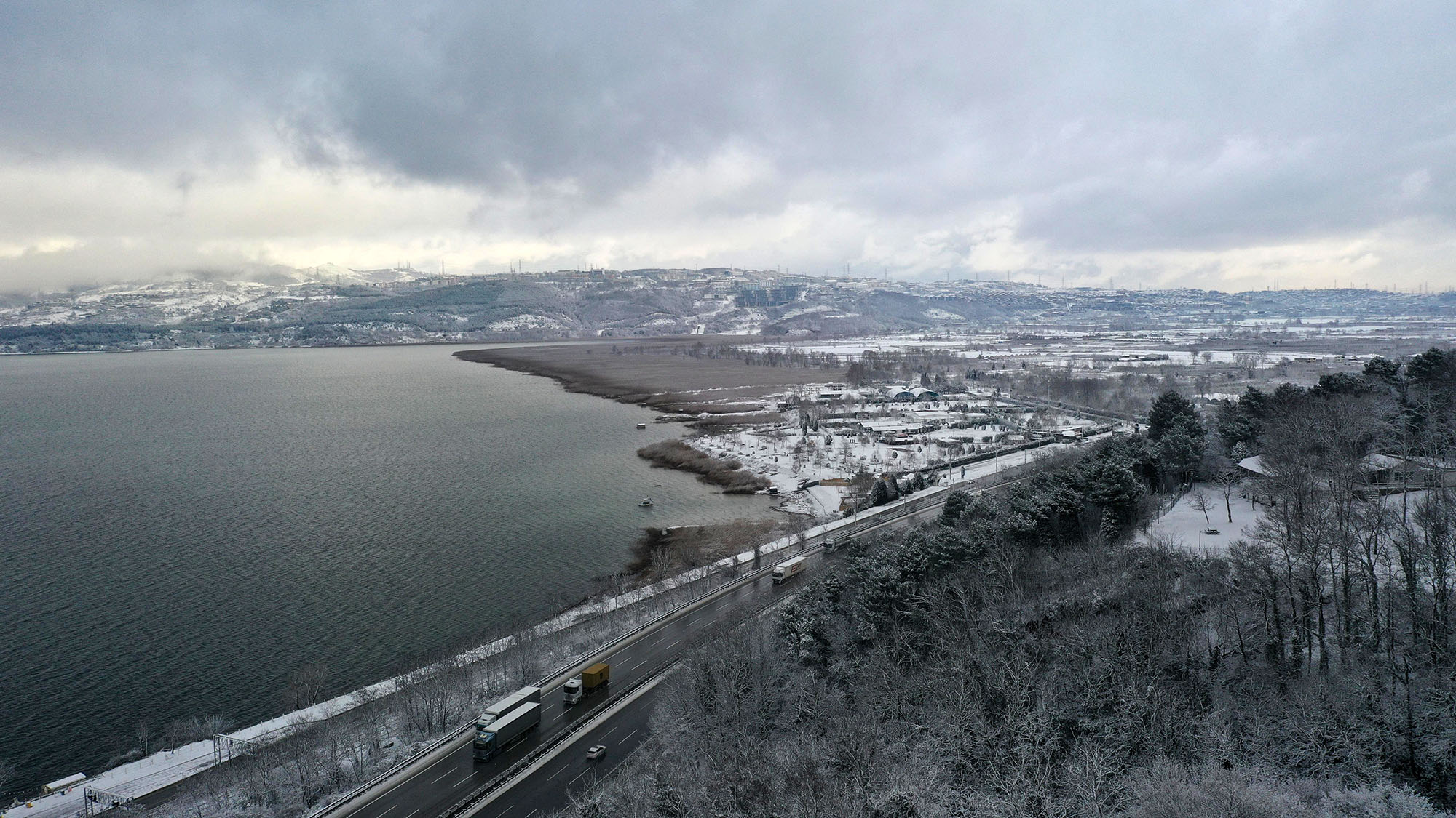 Sakarya beyaz örtüyle kartpostala dönüştü