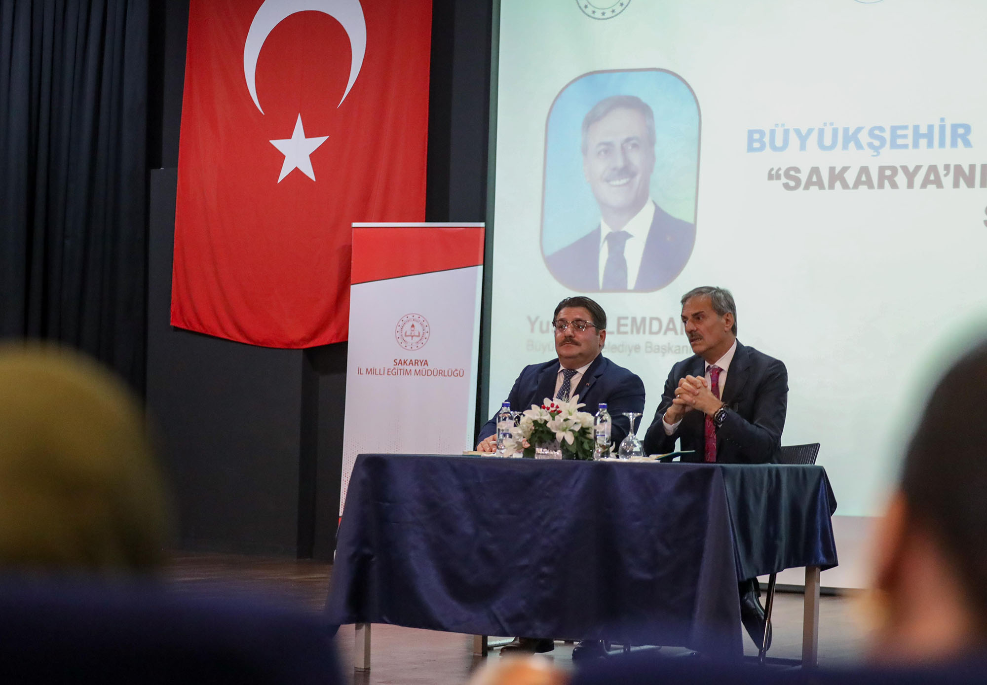“İnşa edilecek yeni ve güçlü Sakarya’da gençlerimiz kendi hikâyesini yazacak”