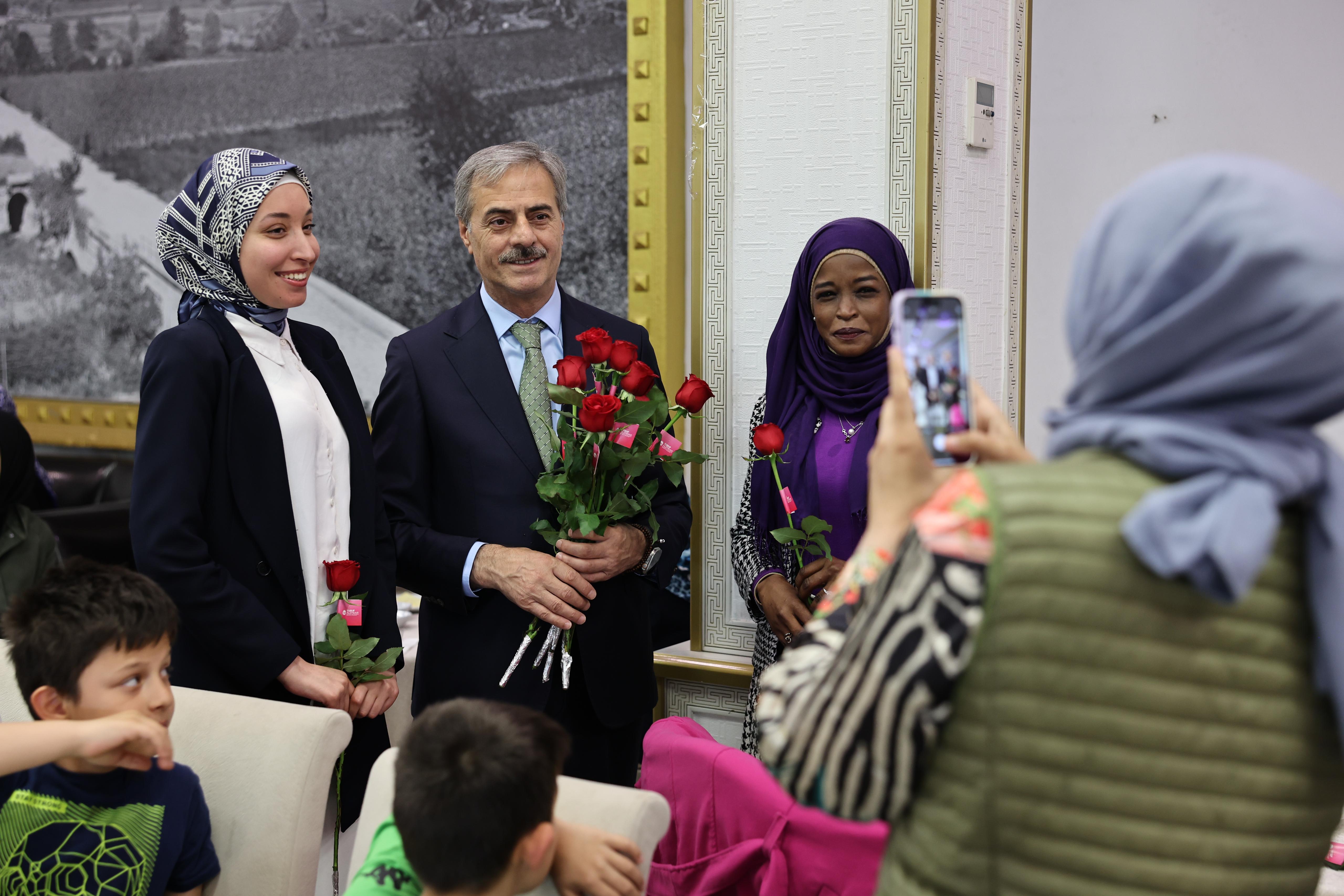 “Merhametin ve fedakârlığın adı annelerimize bir ömür adasak az gelir”