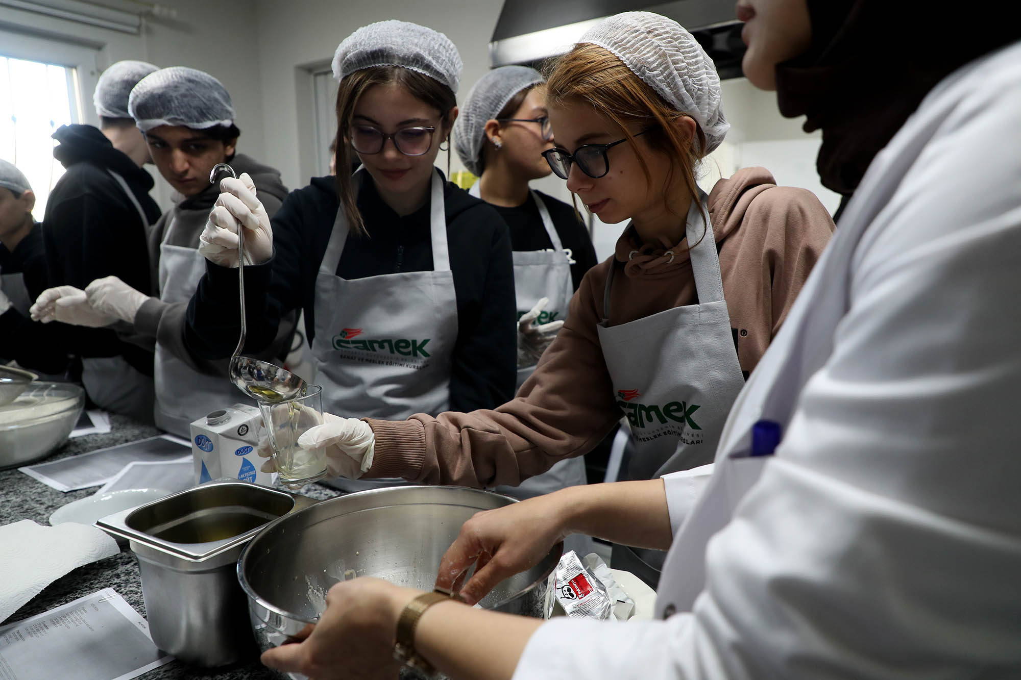 Gastronomide ilk adımı SAMEK Mutfak Atölyesi’nde attılar