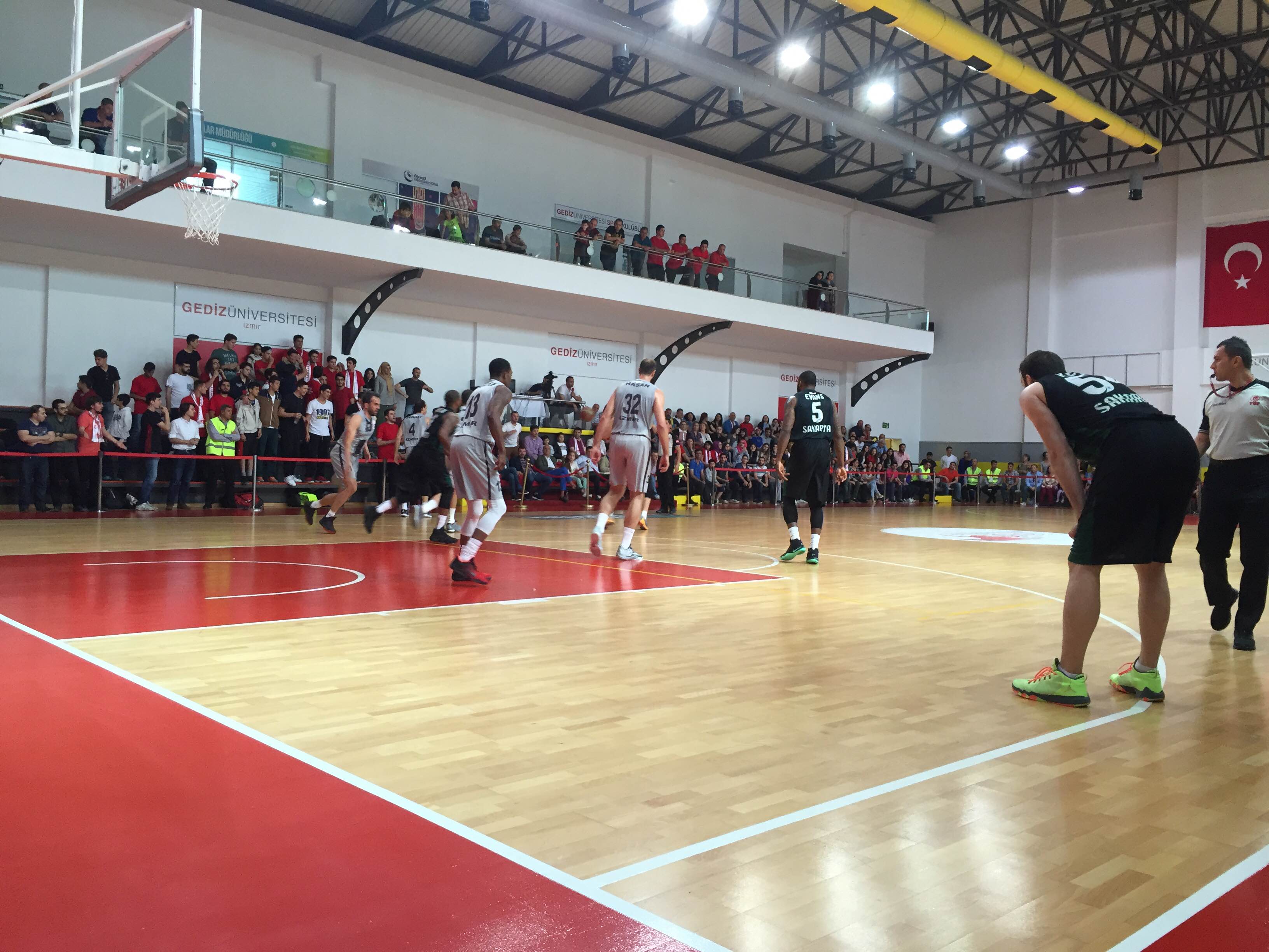 Büyükşehir Basket Avantajı Kaptı