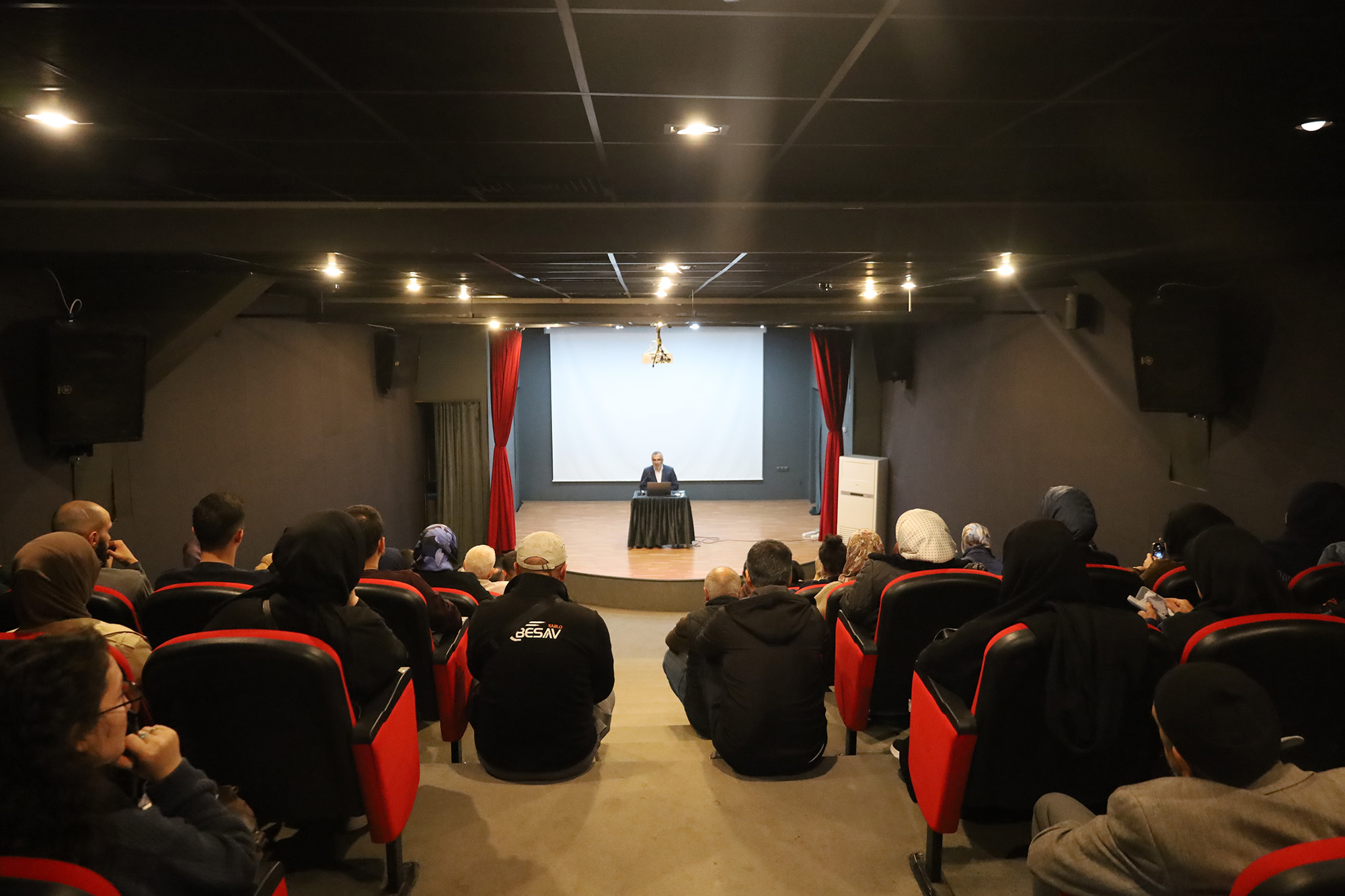 Büyükşehir Akademi’de dersler yoğun katılımla başladı