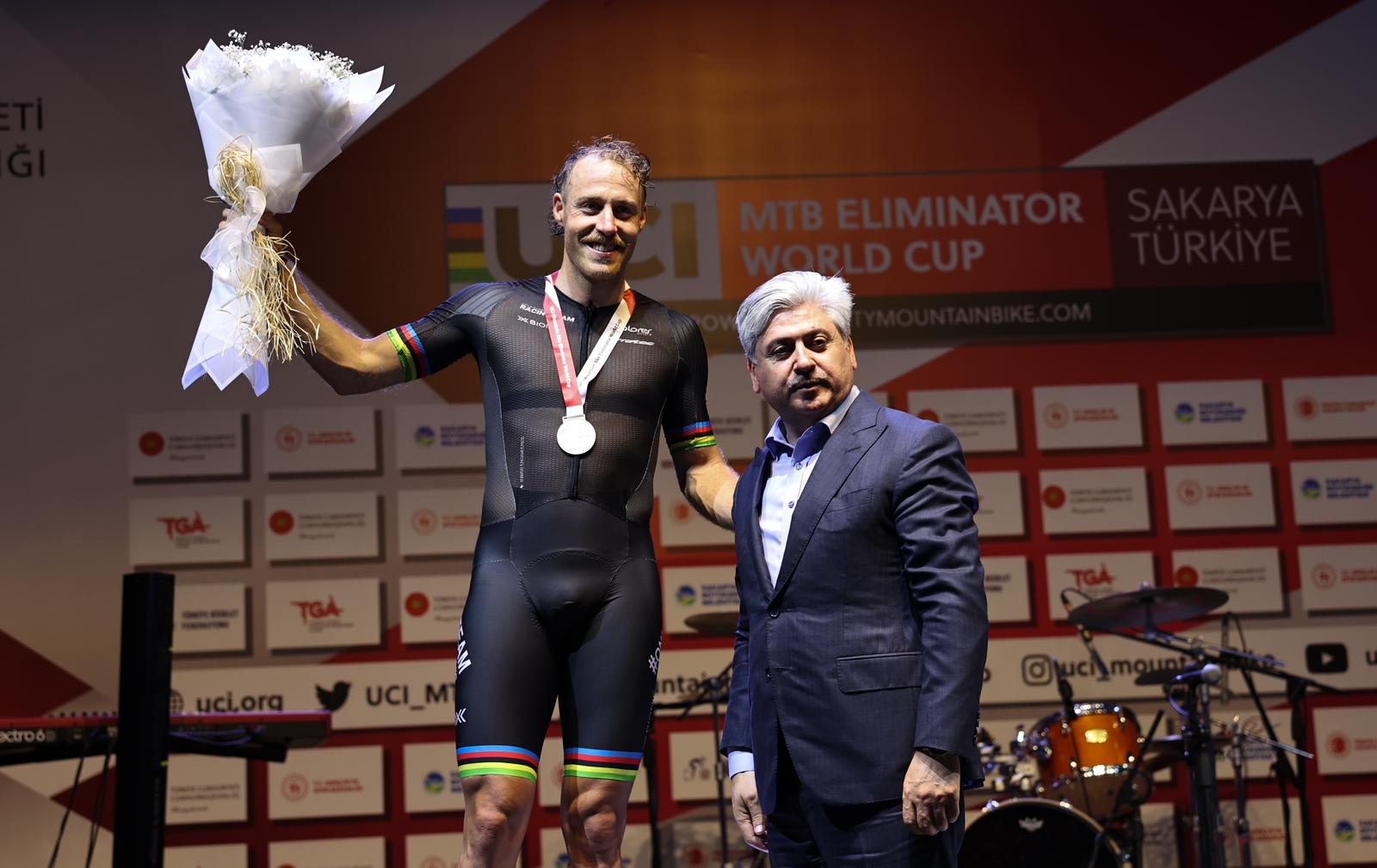 Şampiyon pedallar MTB Dünya Kupası’nda nefes kesti