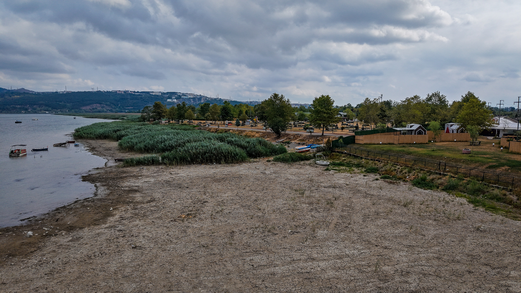 Göl havzasında bulunan kıyılar için SASKİ uyarıda bulundu