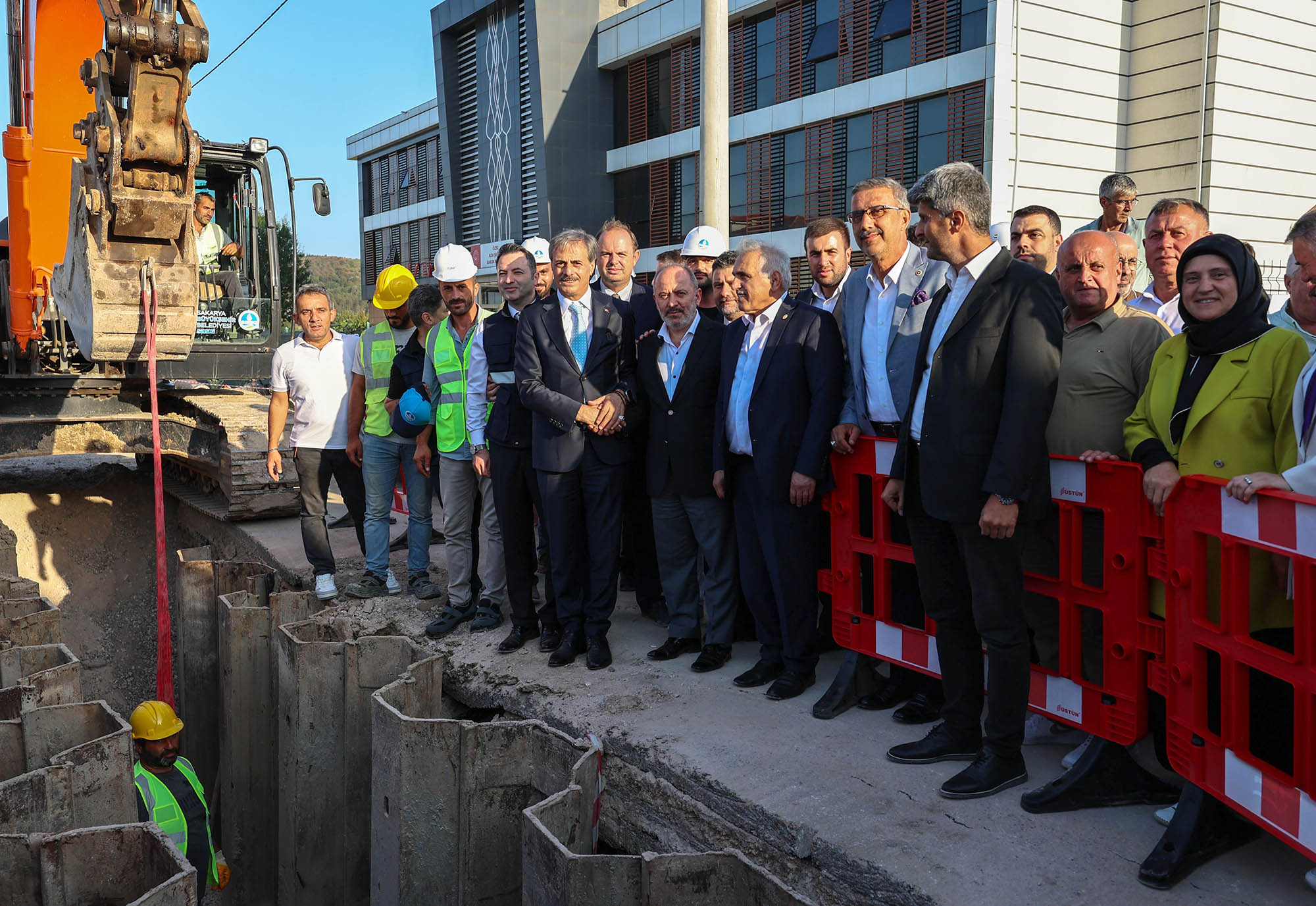 “180 milyon TL’lik altyapı yatırımı Söğütlü’ye hayırlı olsun”