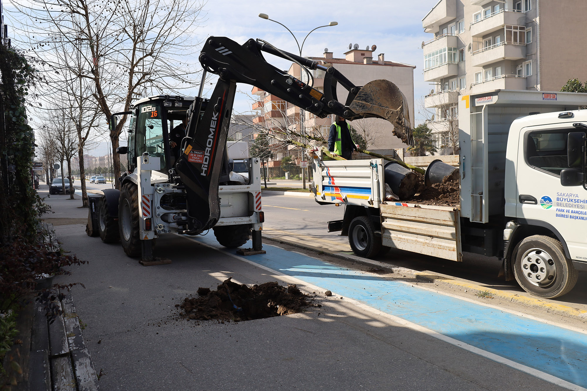 Büyükşehir ‘yeşil’ dokunuşla şehrin çehresini değiştiriyor