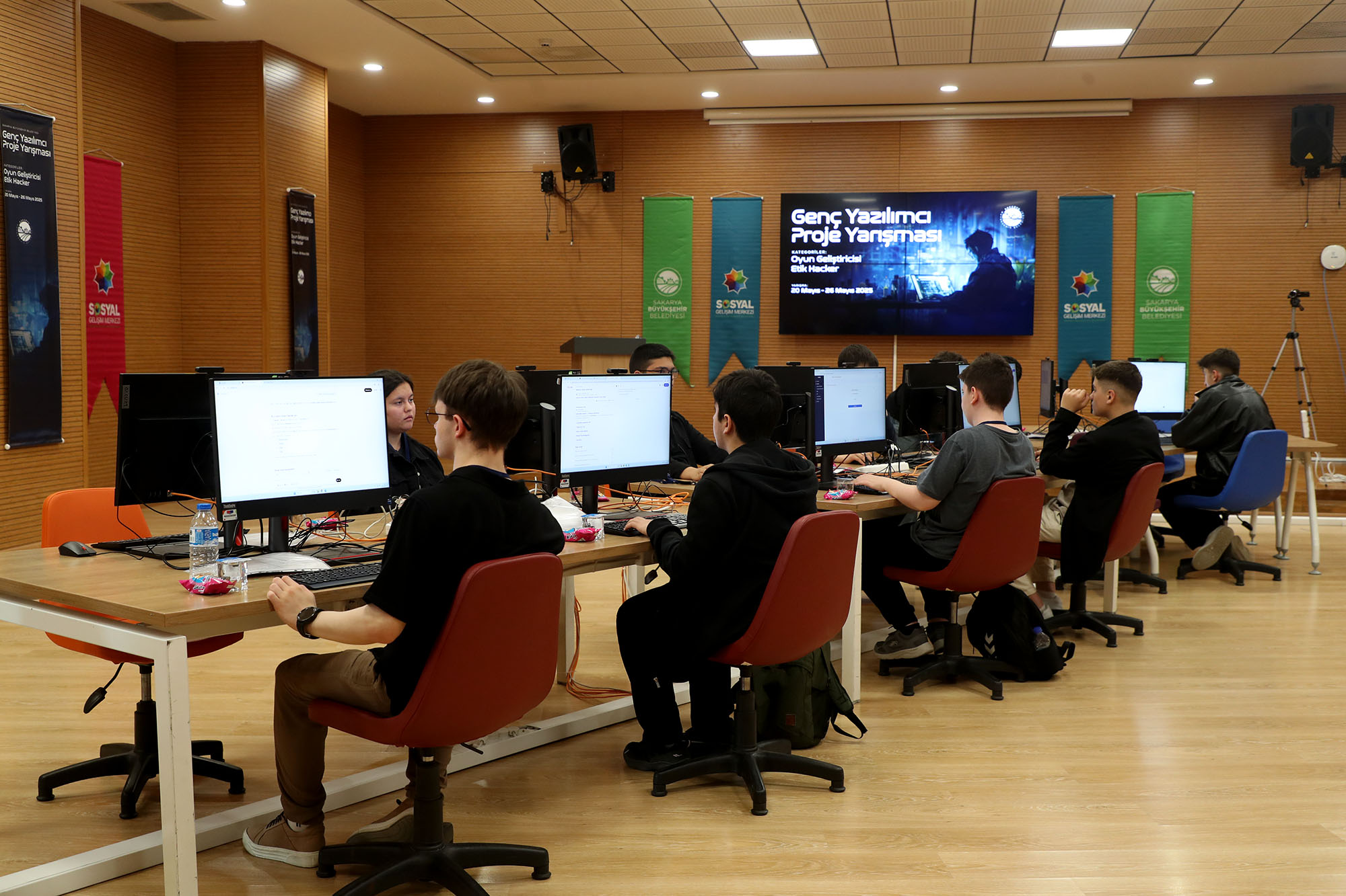 Büyükşehir’in ‘Etik Hacker’ yarışması tamamlandı: Güvenlik açıklarını bulmak için kıyasıya yarıştılar