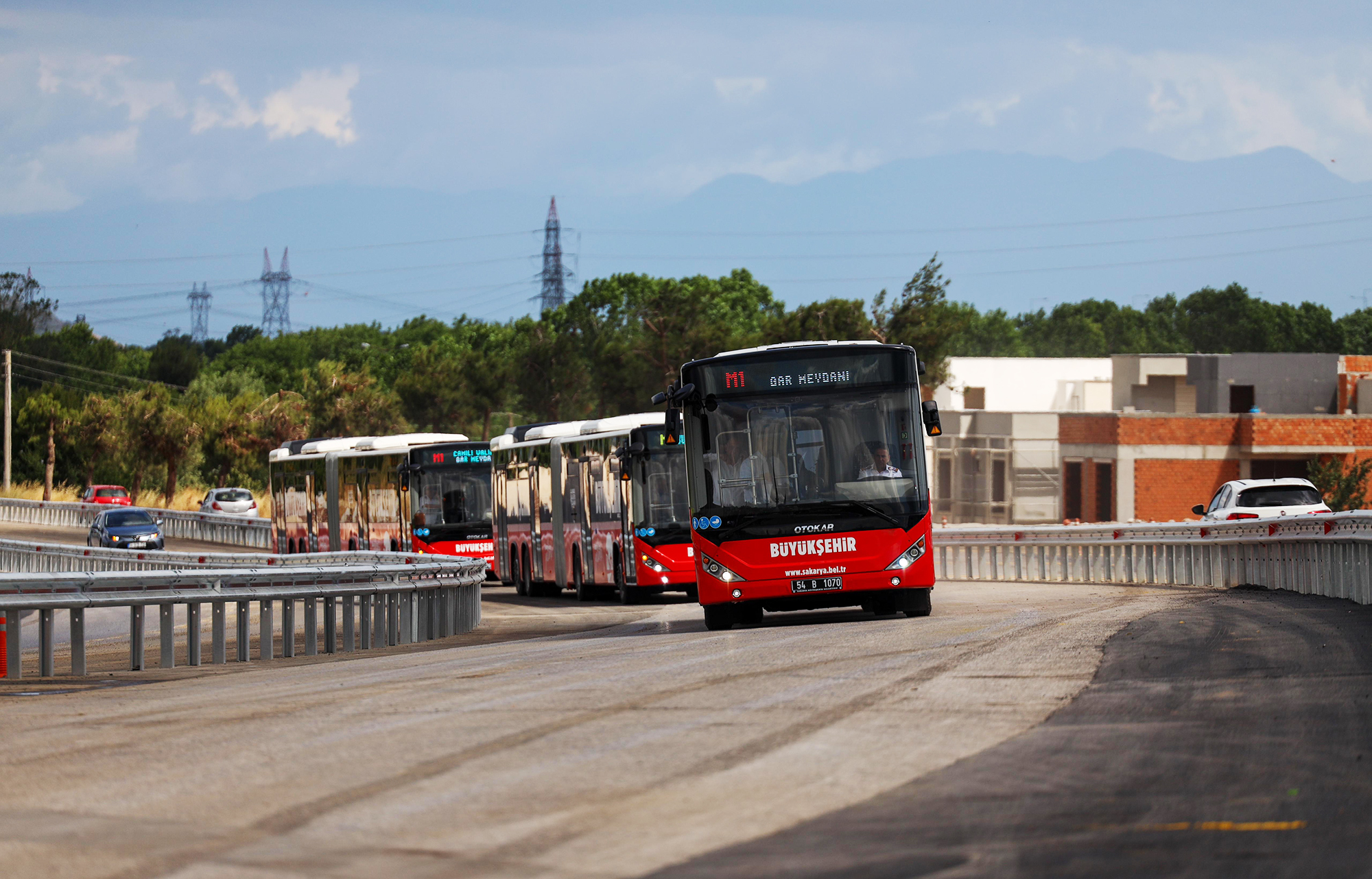 Metrobüsler Yusuf Alemdar’ın söz verdiği tarihte Sakarya yollarında