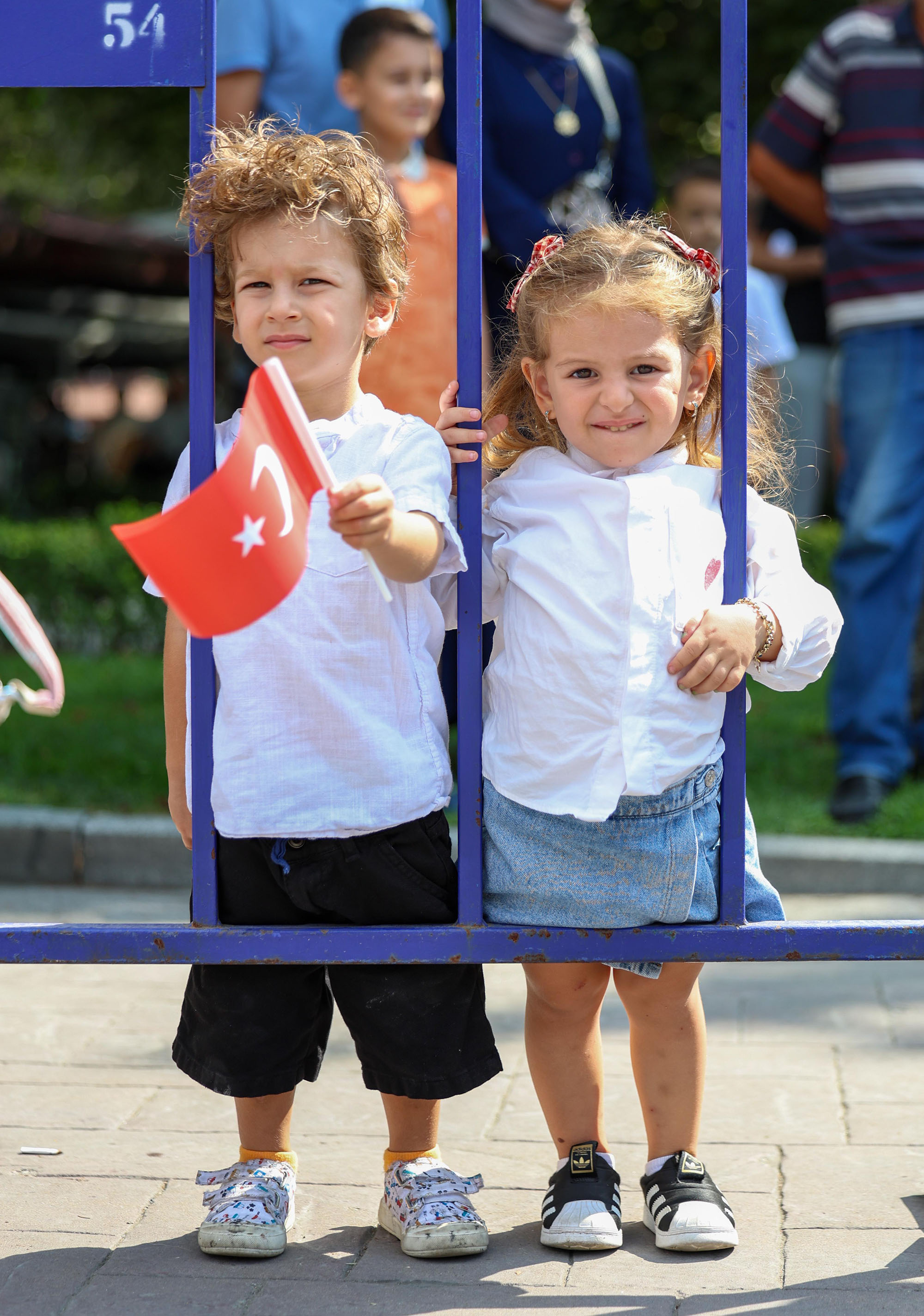 Yusuf Alemdar Sakaryalıların bayram coşkusuna ortak oldu: “Onların vatan sevgisi hiçbir zaman sınır tanımadı”