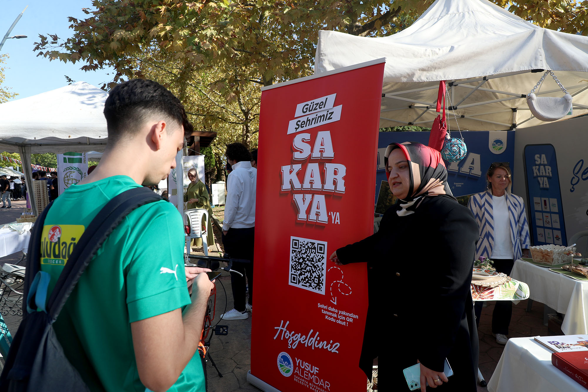 Sakarya’nın yeni misafirleri şehri Büyükşehirle tanıyor