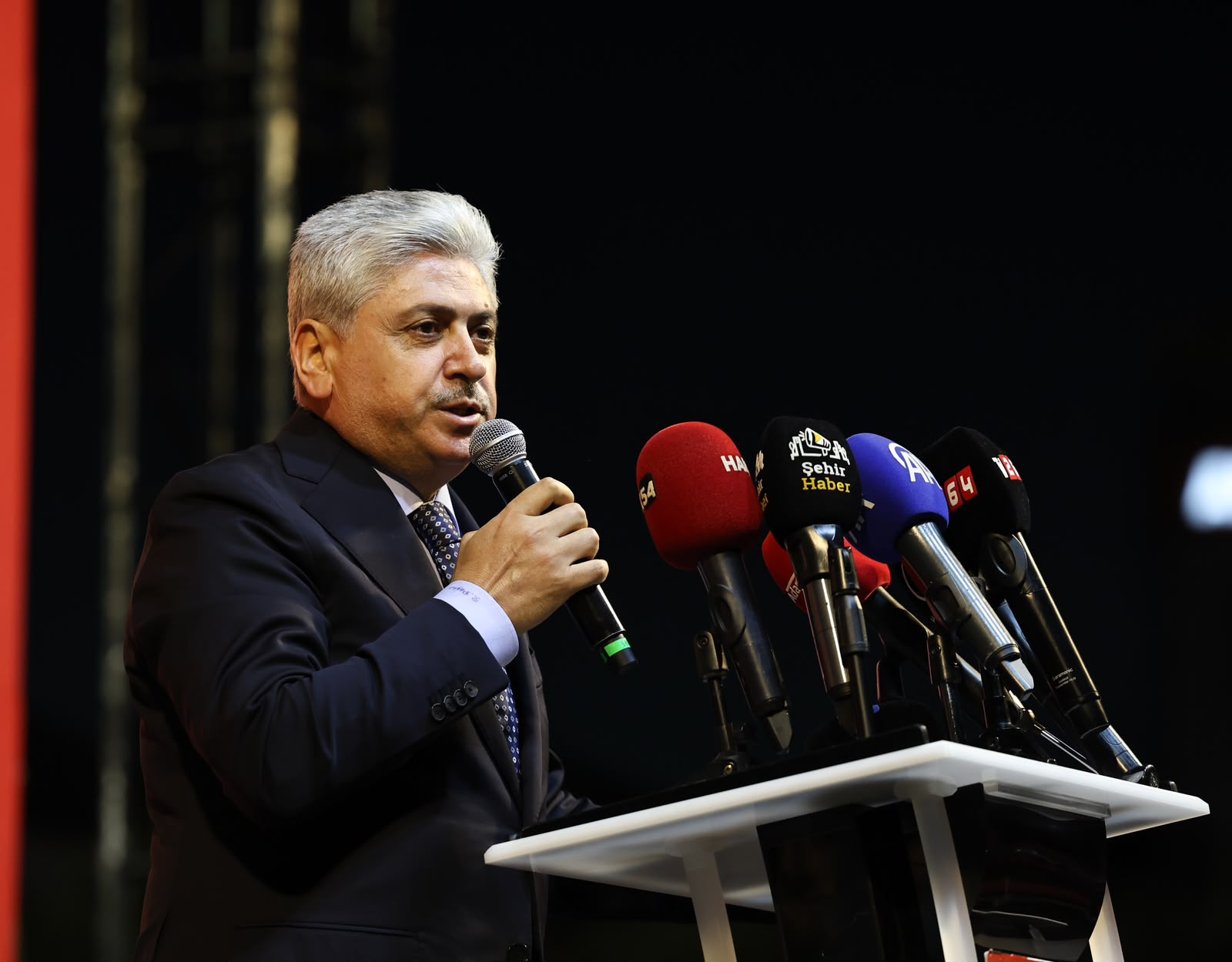 “Milletimiz uğruna can verilen vatanı darbecilere teslim etmedi, hiçbir zaman etmeyecek”