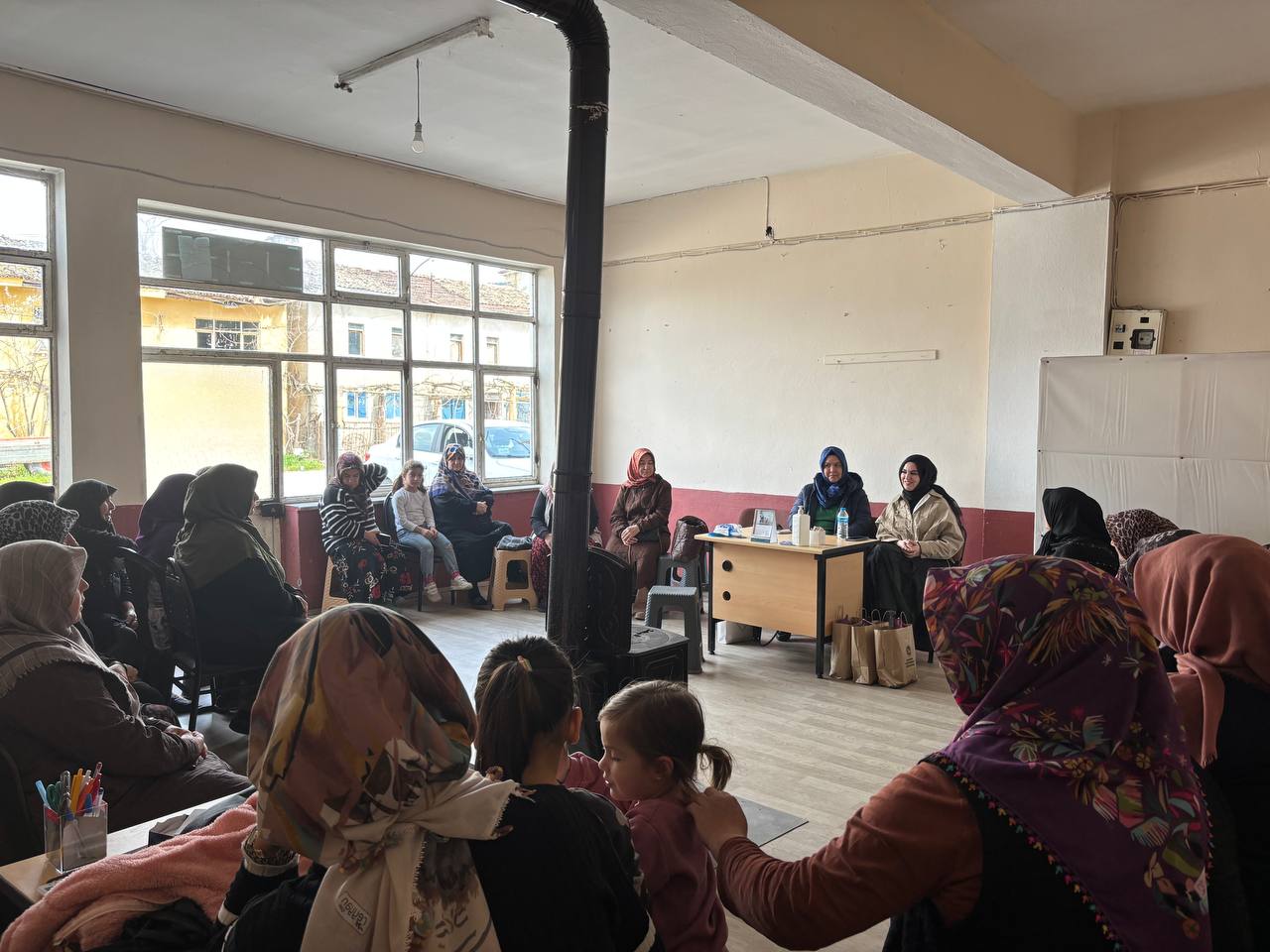 Büyükşehir’in “Kadın Kadına” projesi 16 ilçede sahada