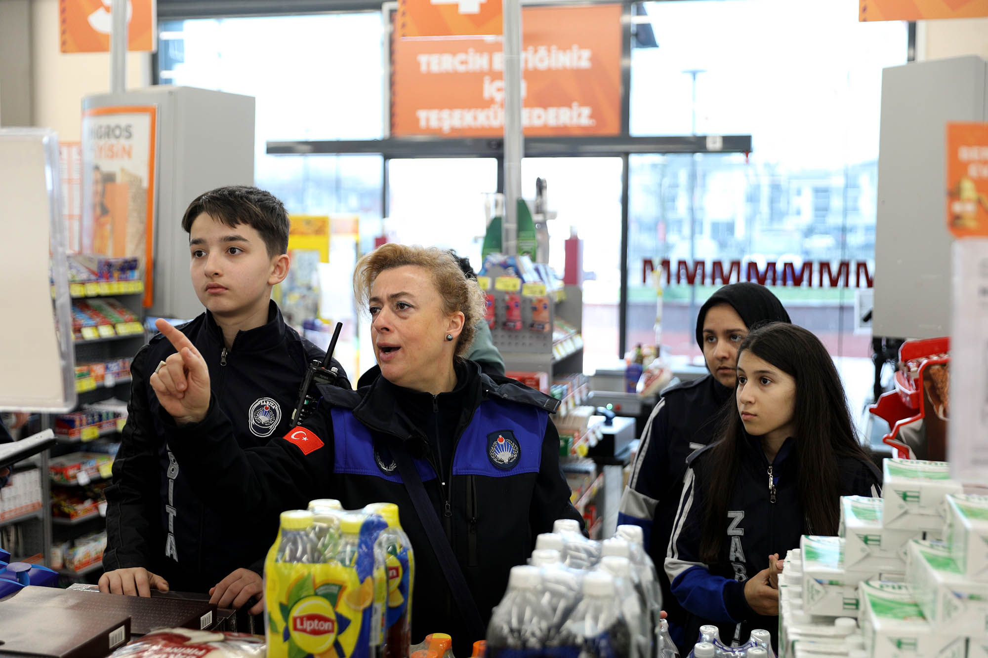 Sakarya’da çocuk zabıtalar sahaya indi: Tek tek kontrol edip uyardılar