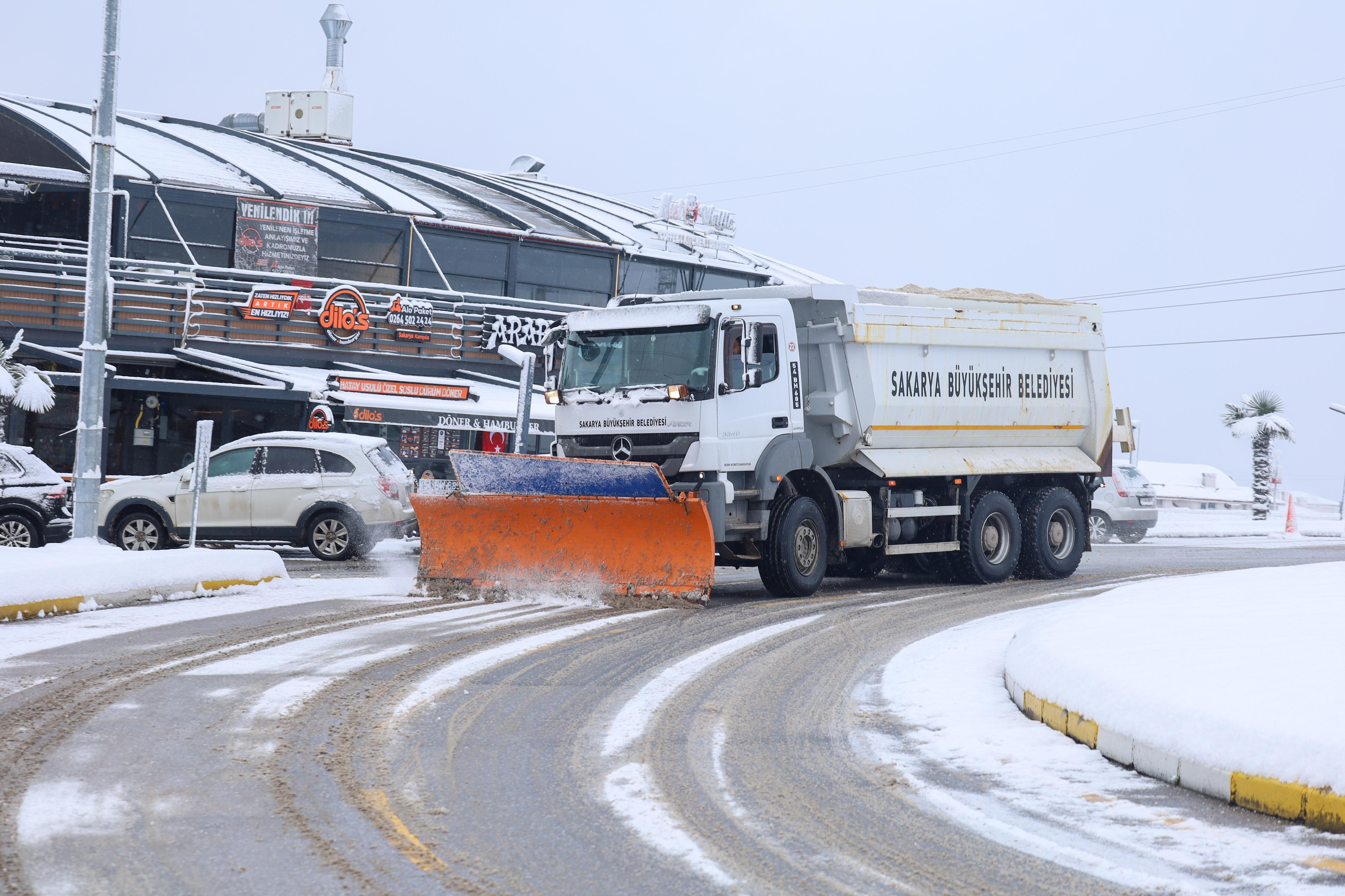 Büyükşehir son raporu paylaştı: 43 grup yolu ulaşıma açıldı