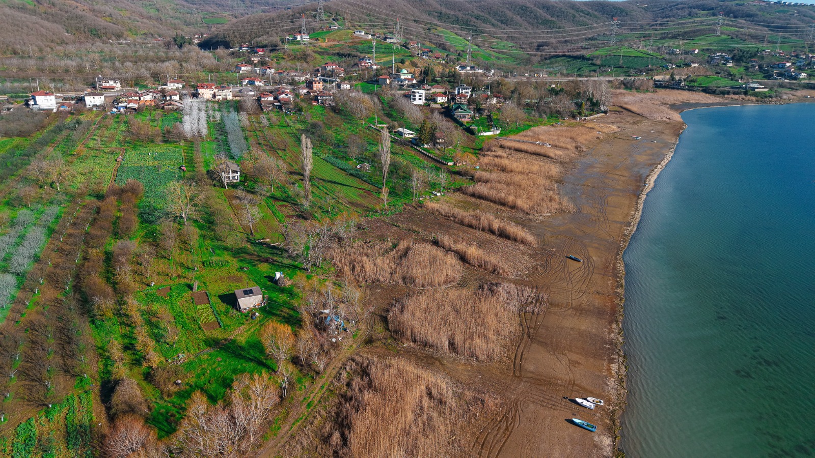 Sapanca Gölü’nün kıyılarında kaçak iskele kaldırma sürecinin ikinci etabı başladı