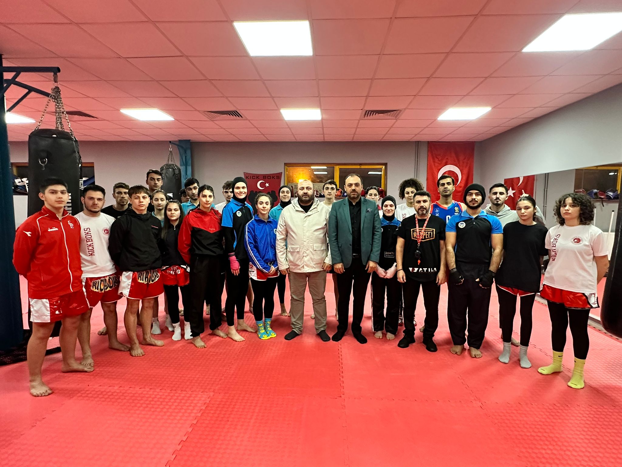 Büyükşehir’in kick boks ve taekwondocuları şampiyonada ter dökecek