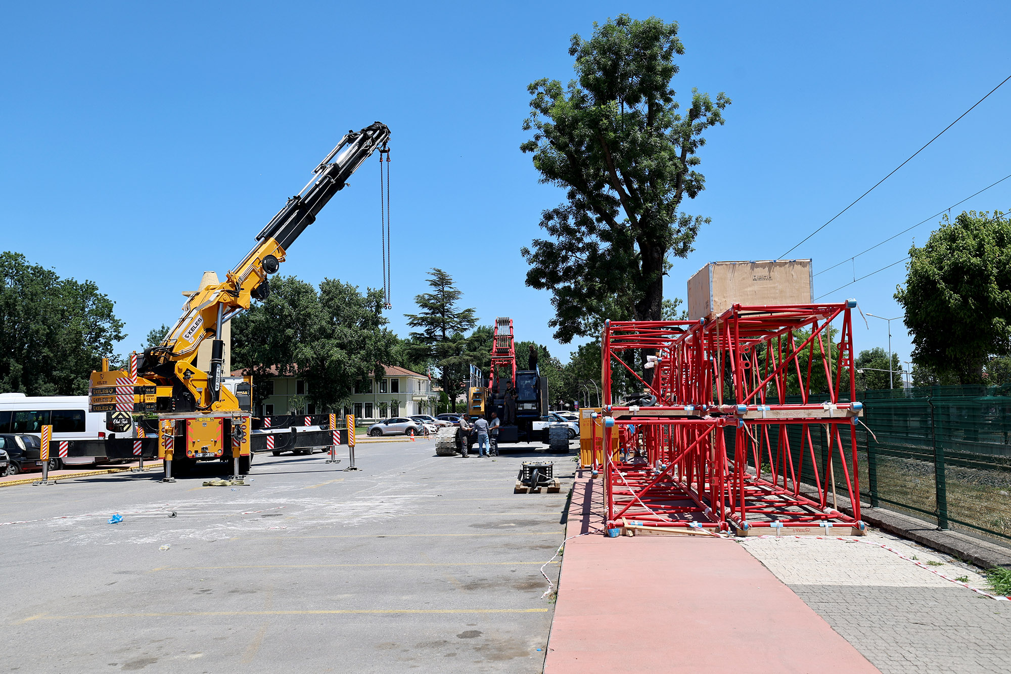 Sakarya’da tarihi gün: Dev vinçlerin kurulumu başladı 