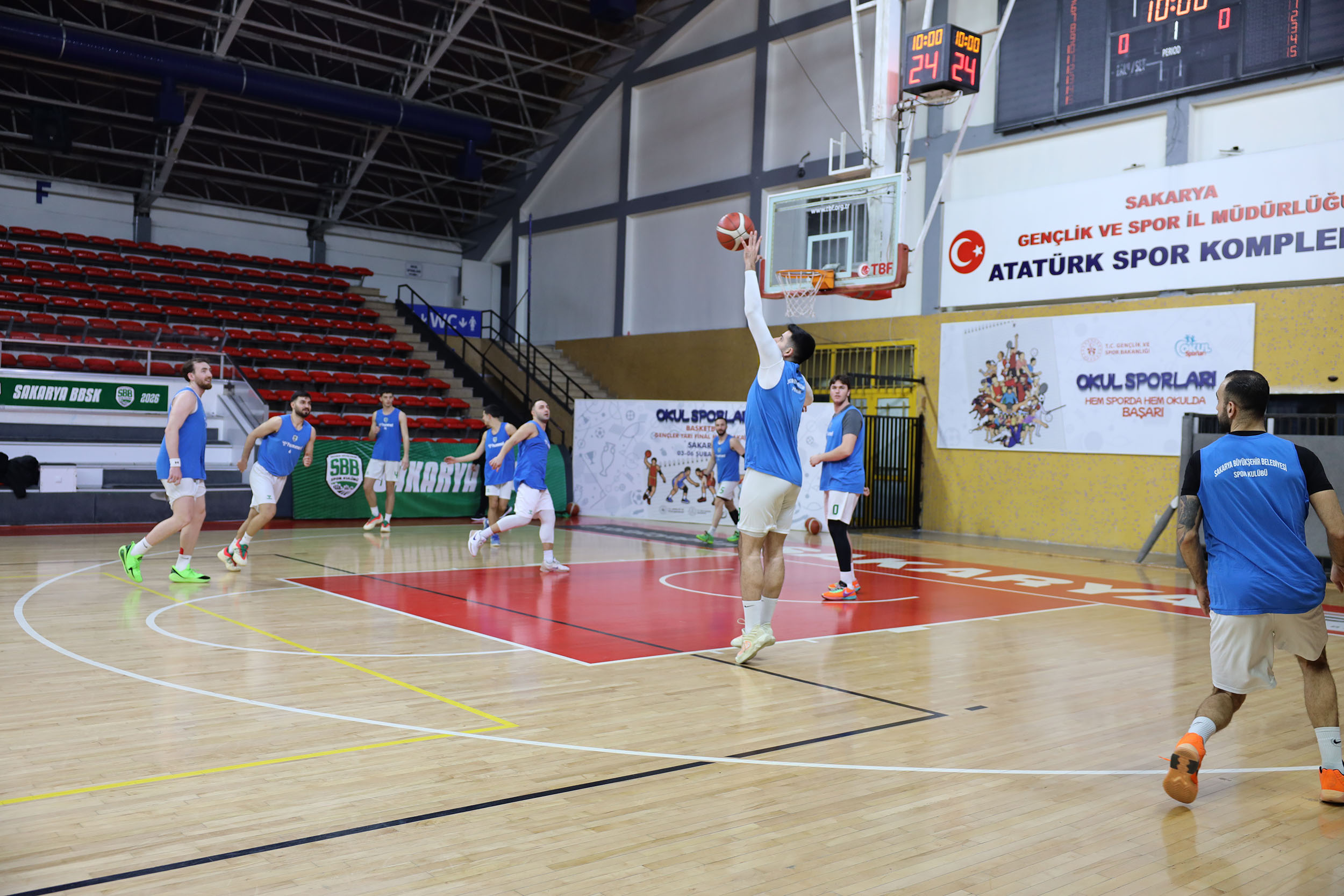 Büyükşehir Basketbol’da Başantrenör ve oyunculardan ortak mesaj: “Salonu dolduralım”