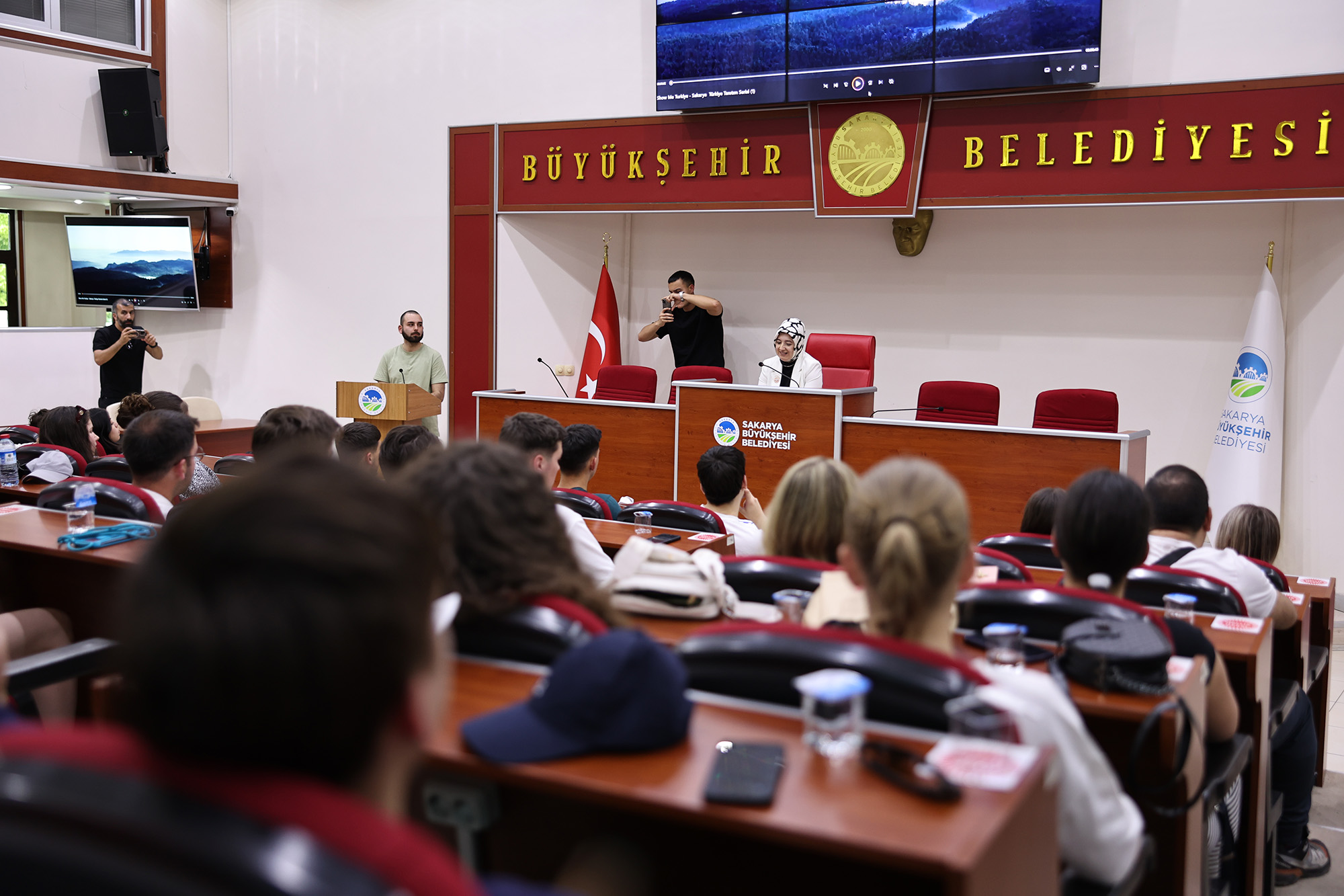 Büyükşehir’in ‘dirençli şehir’ hedefi farklı renklerden gencin ilgi odağı oldu