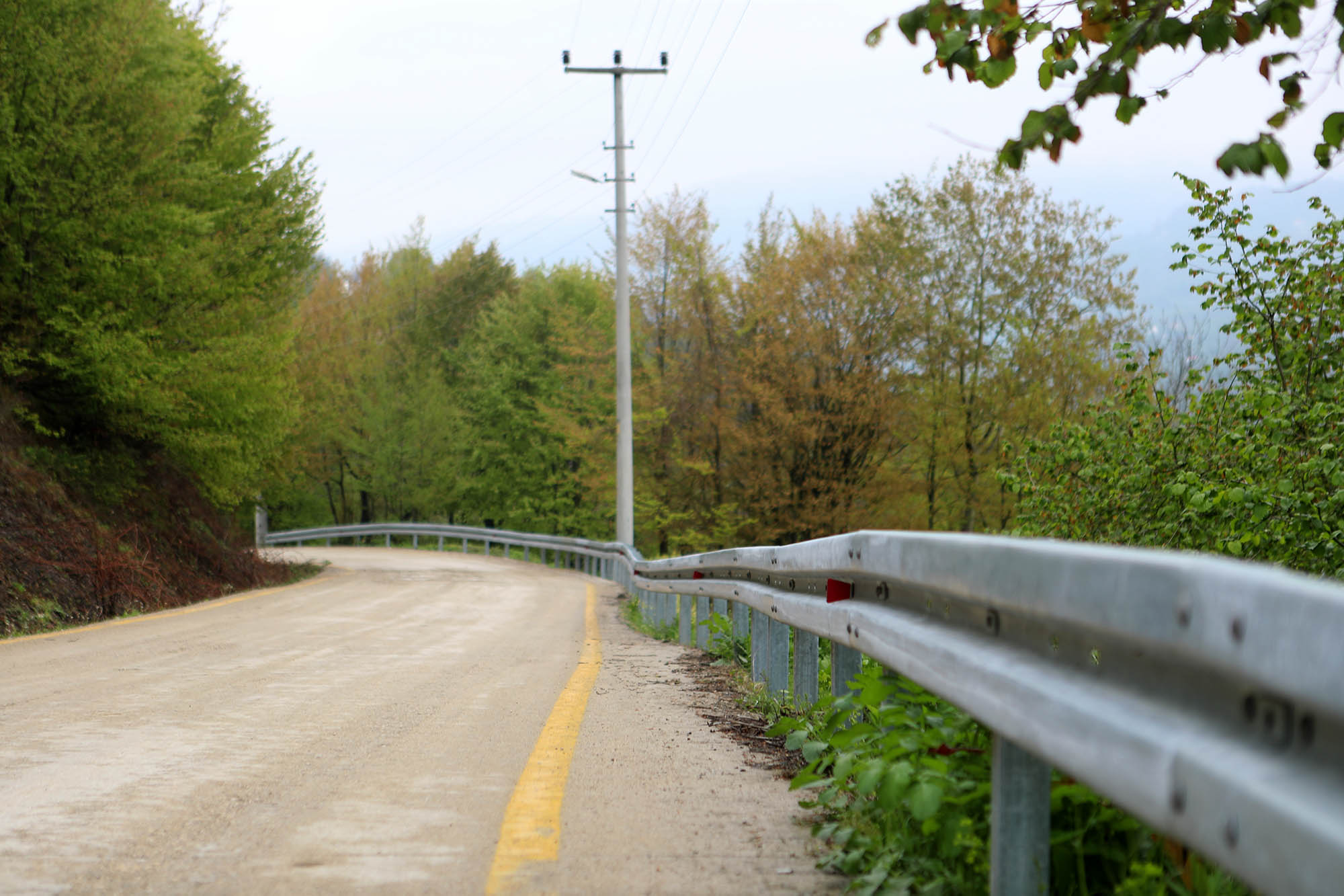 Sakarya’da yollar daha güvenli: 75 kilometre otokorkuluk, “Motorcu Dostu Bariyer”