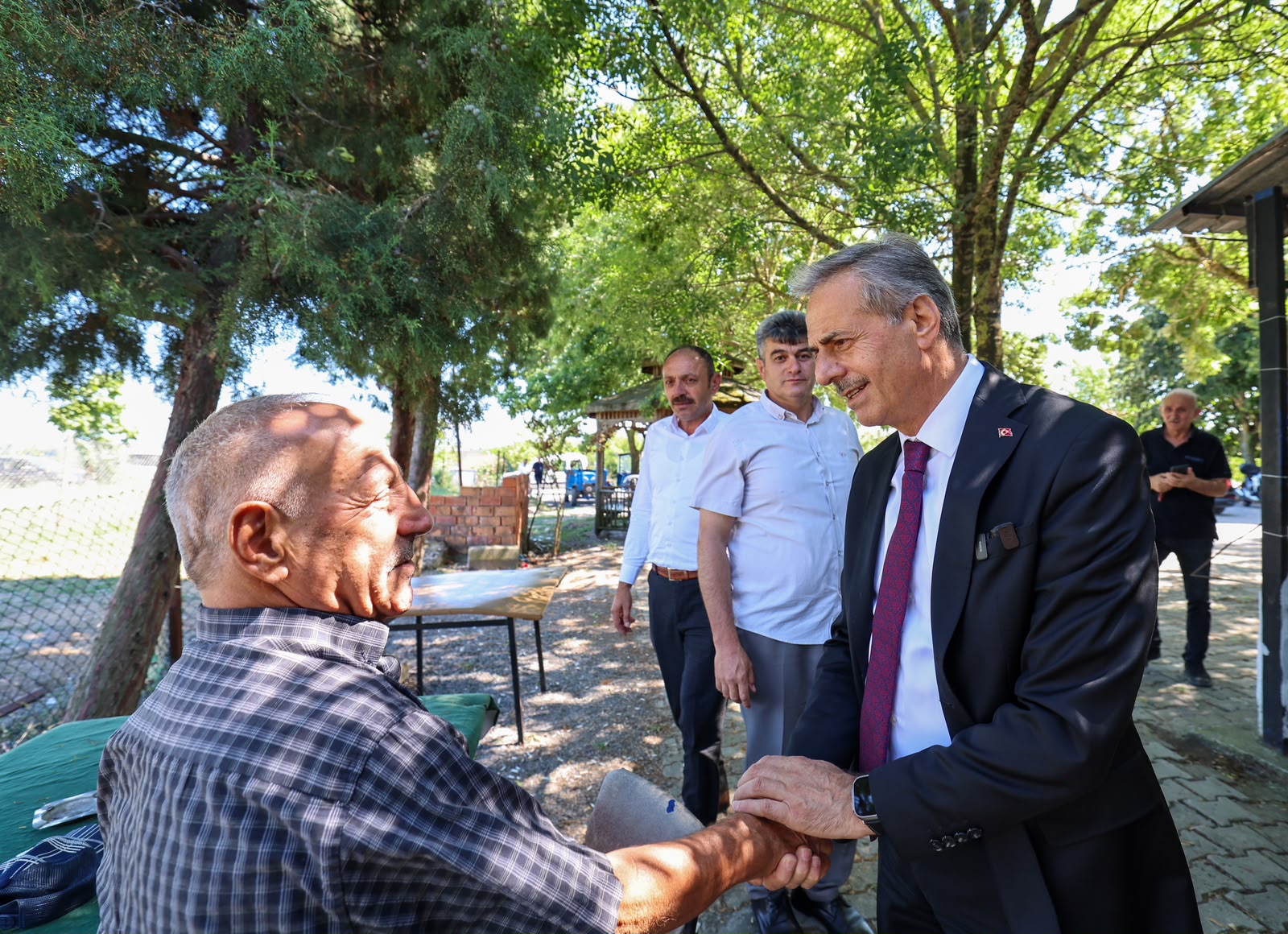 Yusuf Alemdar Ferizli’yi adım adım gezdi: “Gölkent’te ulaşımı güçlendirdik, Atatürk Parkı’yla ilçeye nefes olduk”