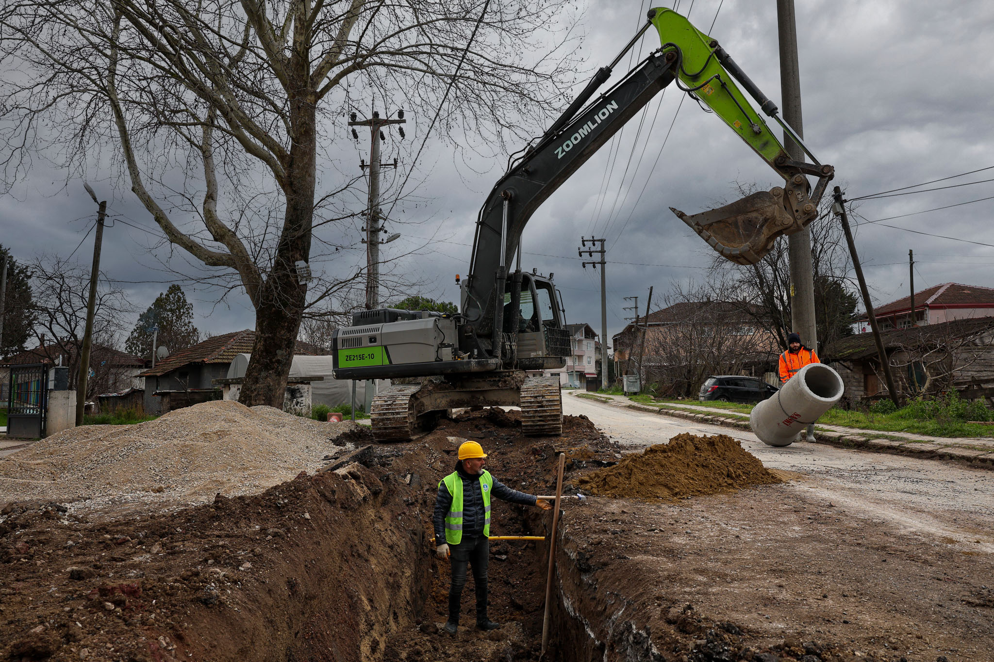Karakamış Mahallesi’ne 3 bin 500 metrelik yağmursuyu hattı kısa sürede kazandırıldı