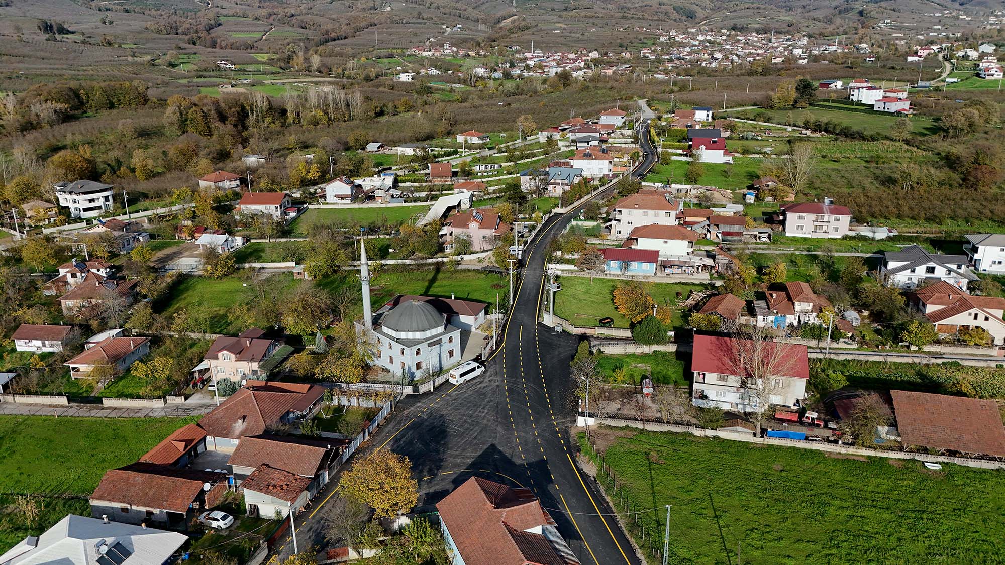 Büyükşehir Hendek’te 20 kilometrelik asfalt çalışmasını tamamladı