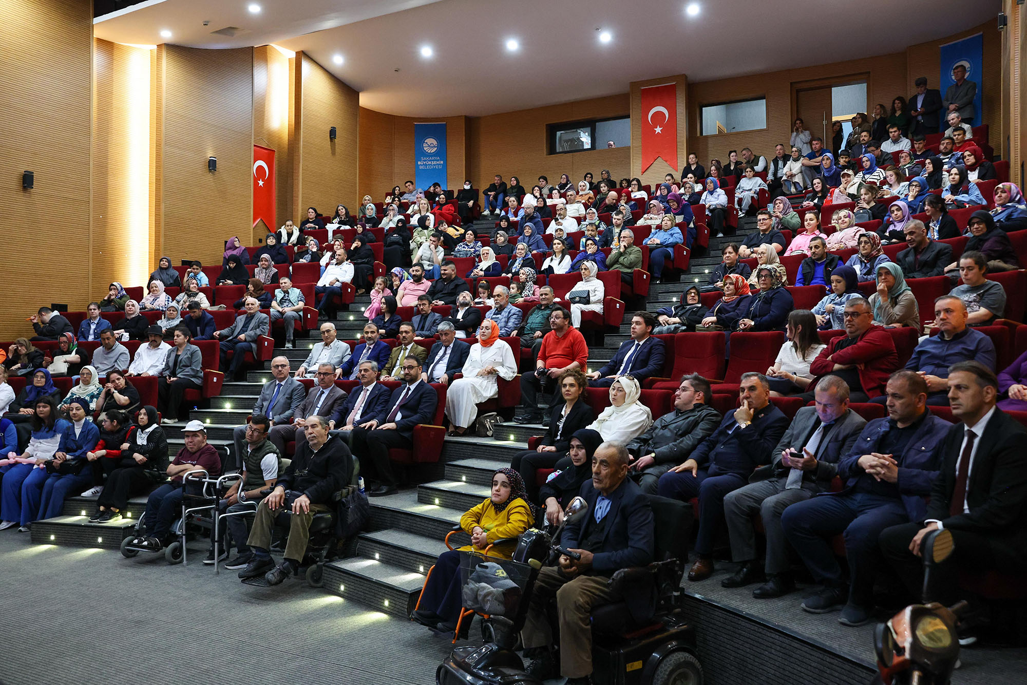 “Her an, şehrin her yerinde özel yüreklerin yanında olacağız”
