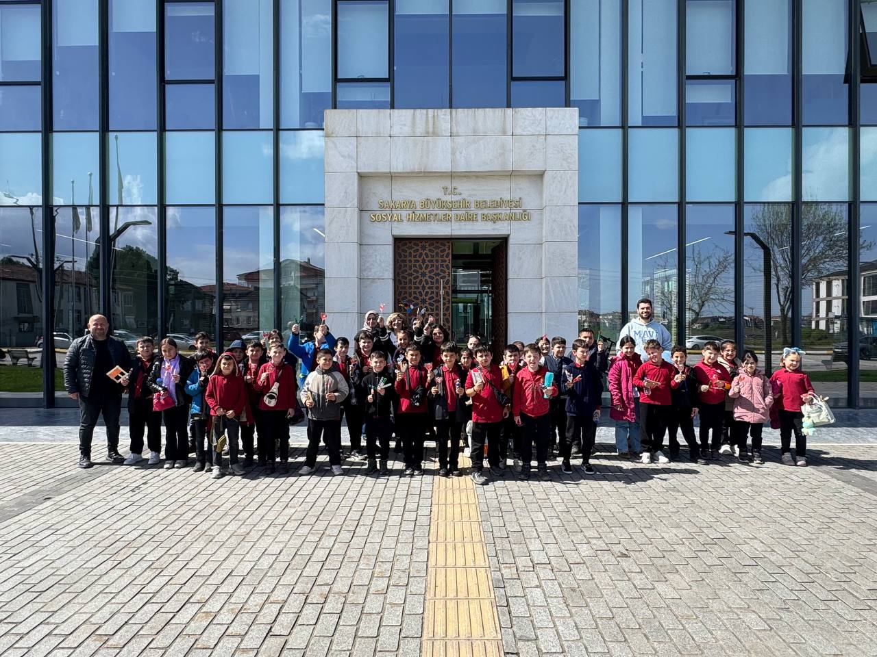 55 okuldan 3 bin öğrenci SGM atölyelerinde buluştu