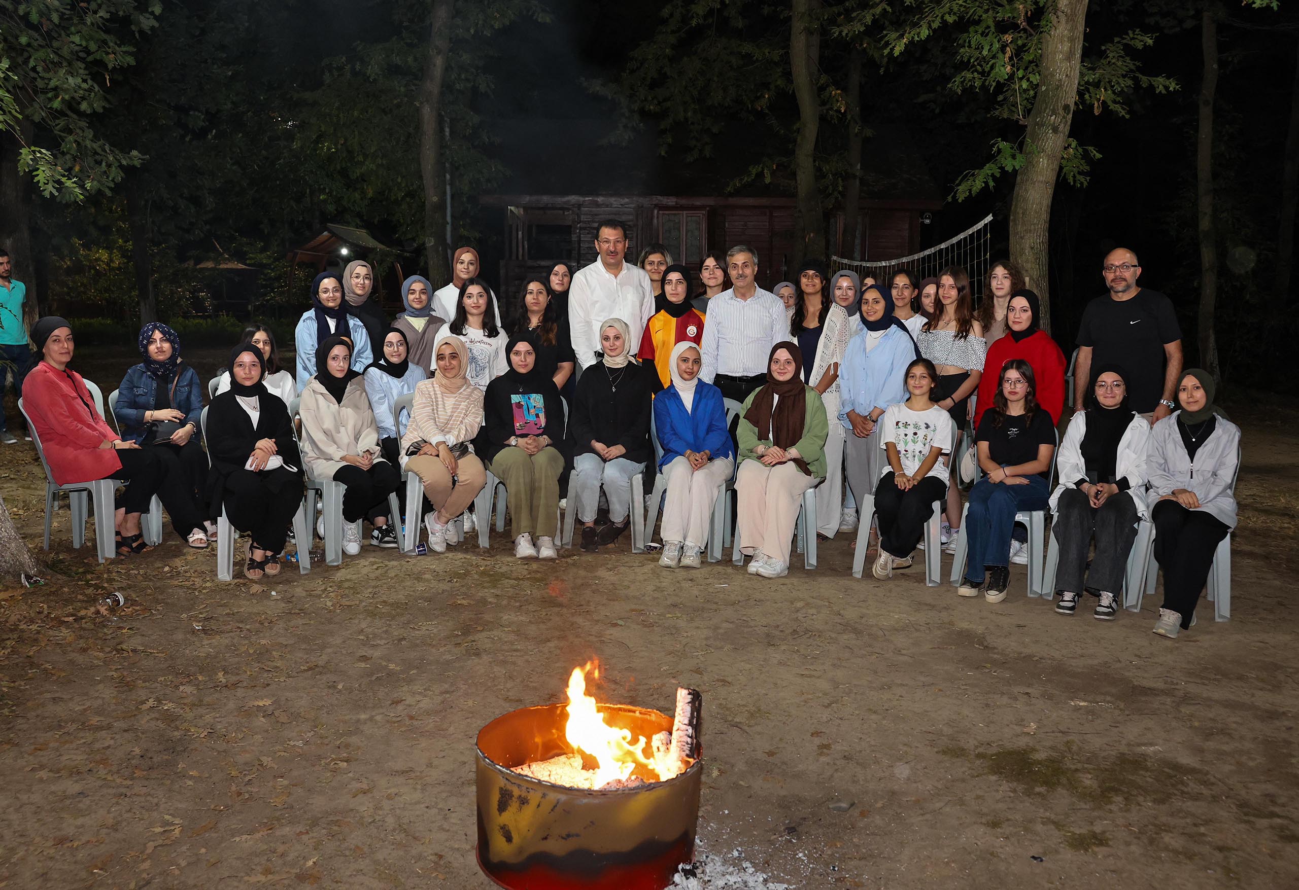 Yusuf Alemdar’dan kamp ateşi başında gençlere: “Bir hikayeniz olsun”