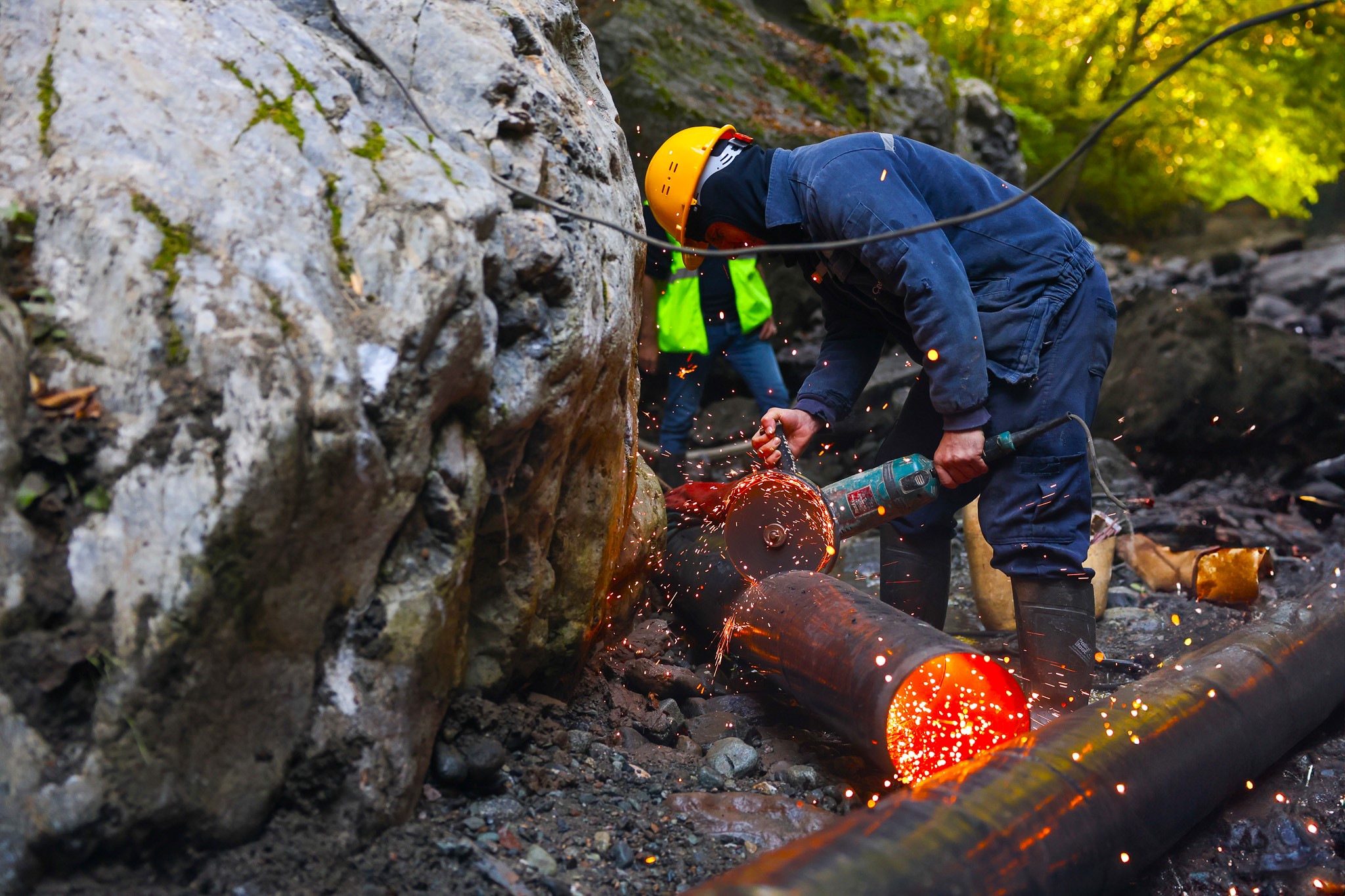 Hendek’e bin metre yükseklikten iki adet yeni içme suyu kaynağı