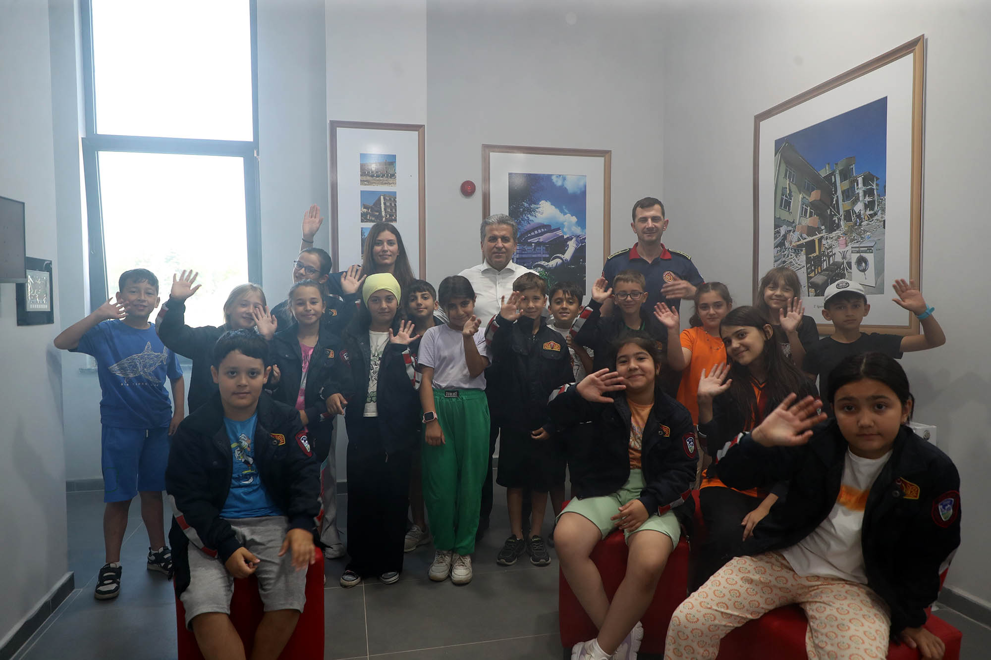 Geleceğin büyüklerine hayat kurtaracak eğitim: Afet bilinci kazanıyorlar
