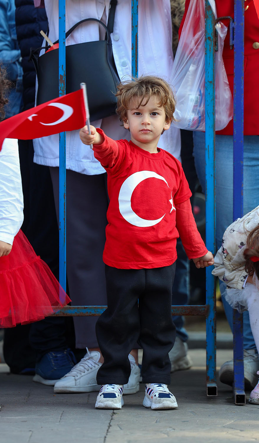 Yusuf Alemdar bulvara sığmayan bayram coşkusuna ortak oldu: “İlelebet nice yüzyıllara…”
