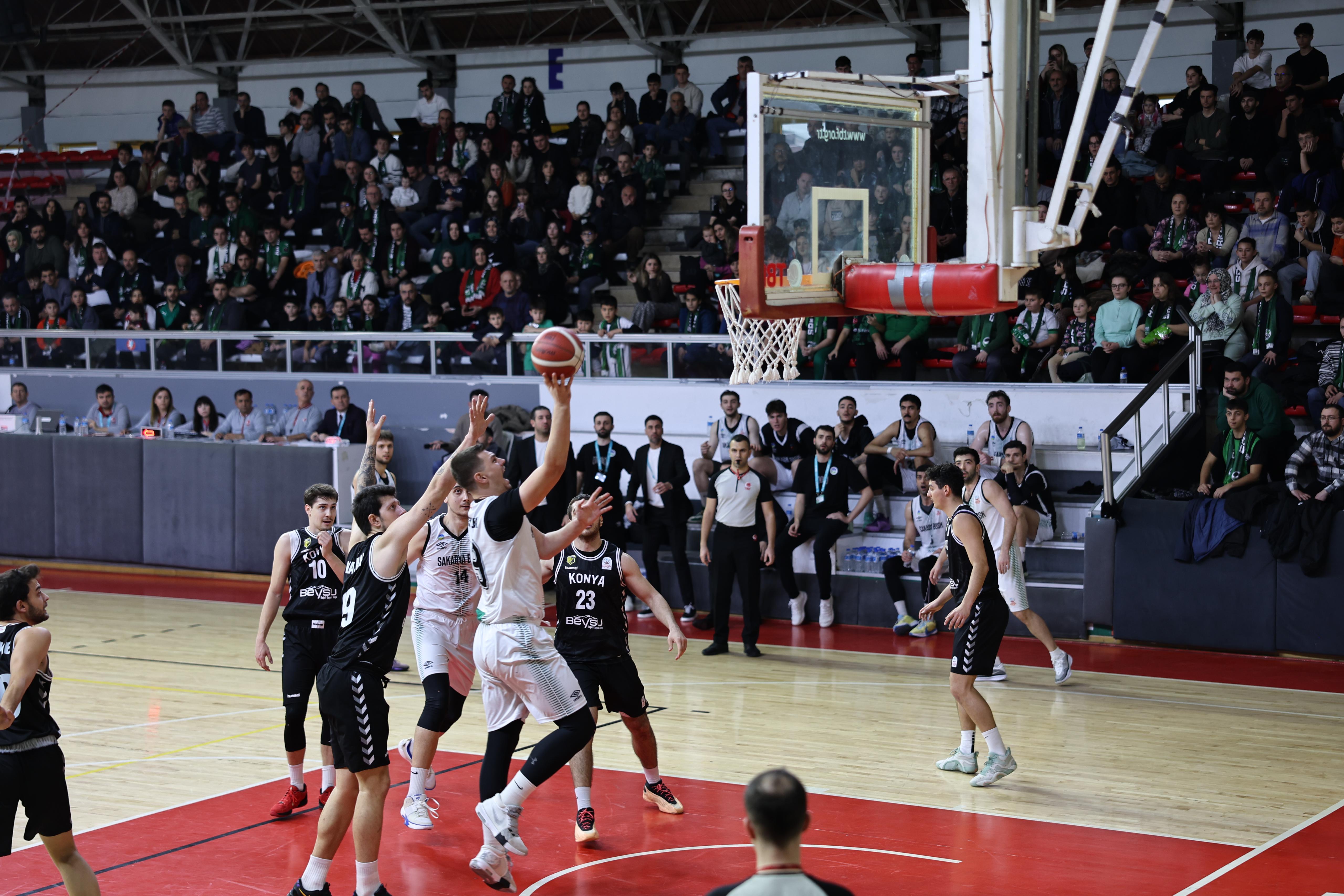 Büyükşehir basketbol galibiyetlere devam ediyor: 78-56