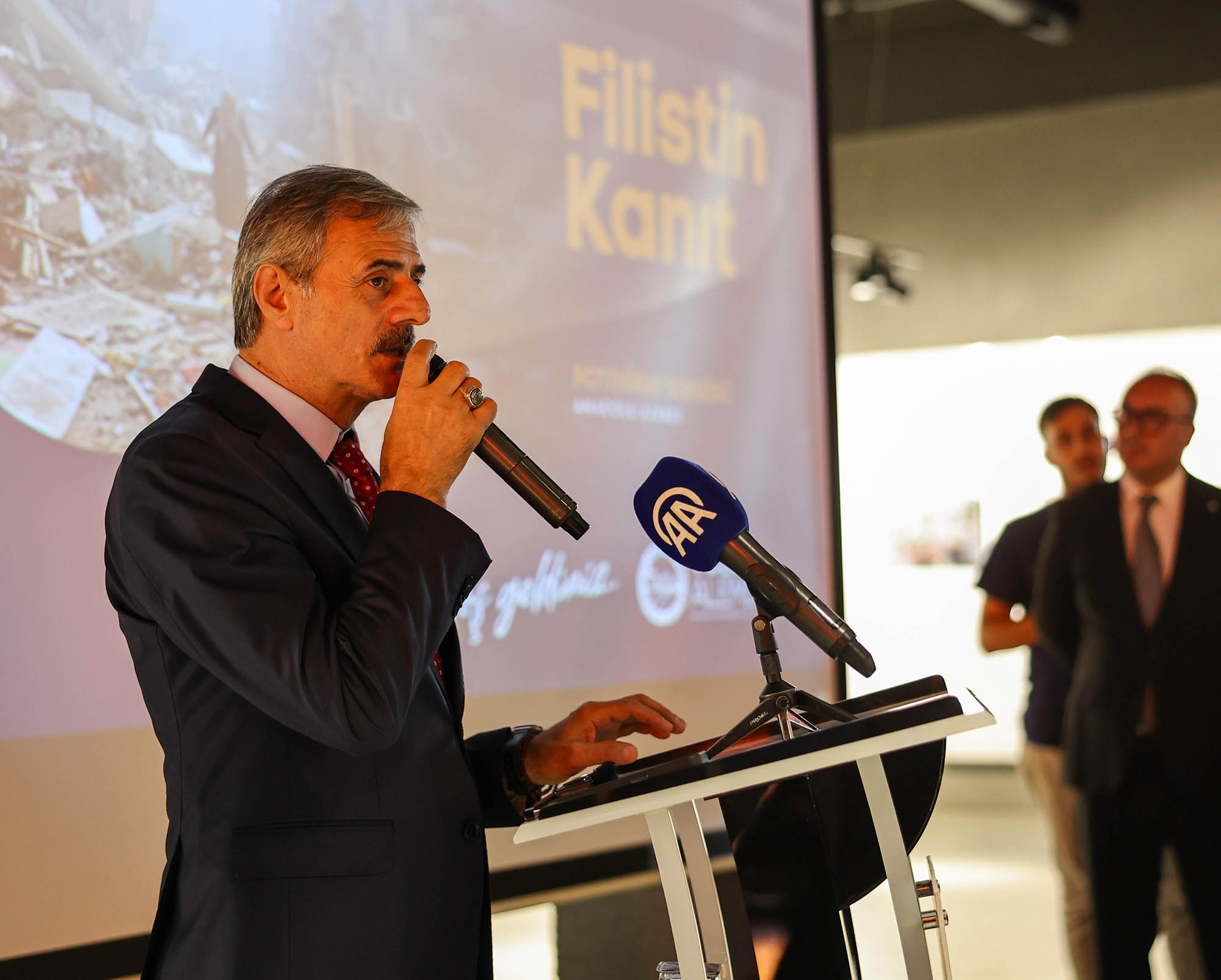 “Kanıt kitabı insanlığa çok büyük bir ders olacak”