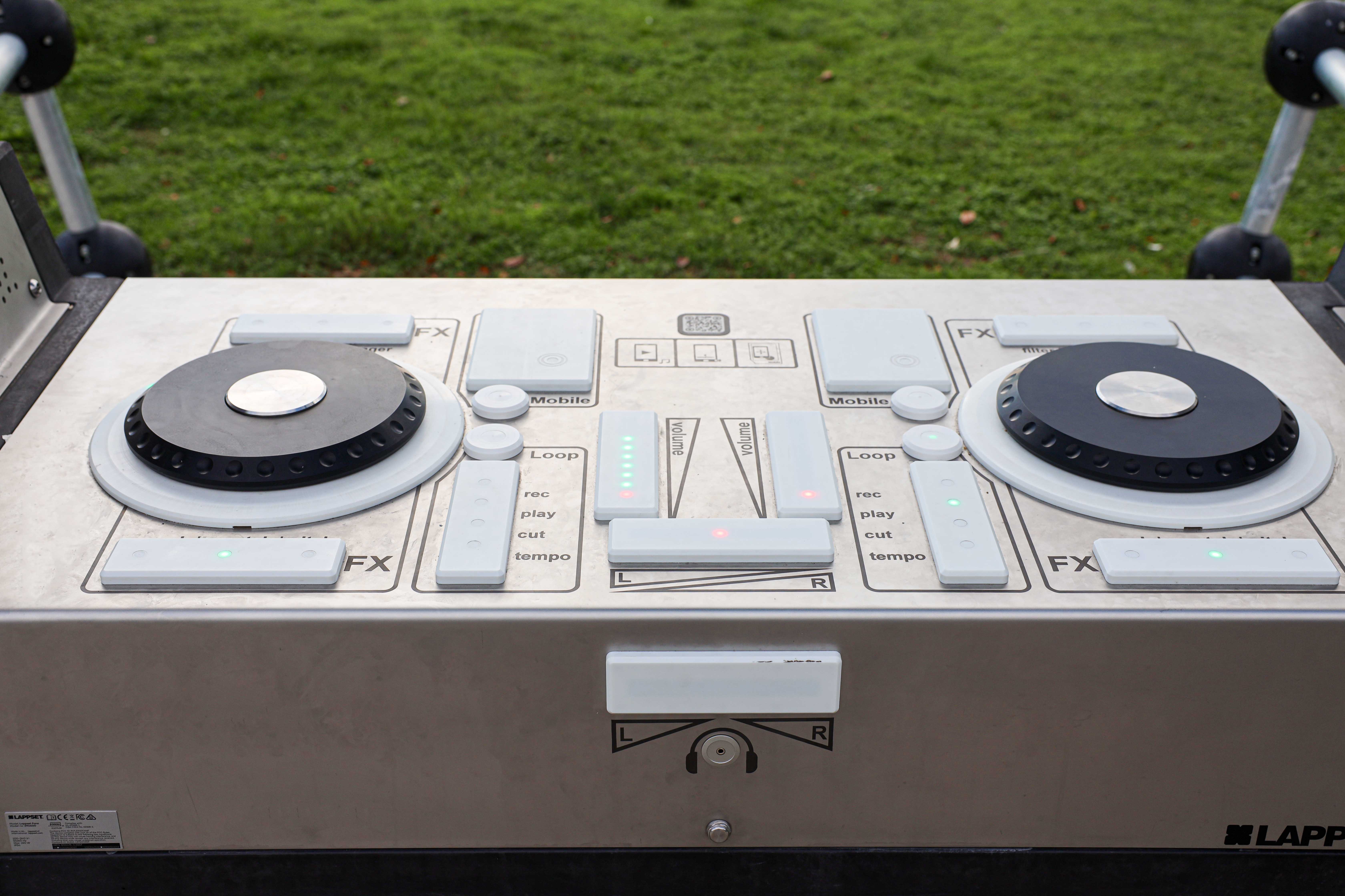 Büyükşehir interaktif oyun alanlarını tamamladı