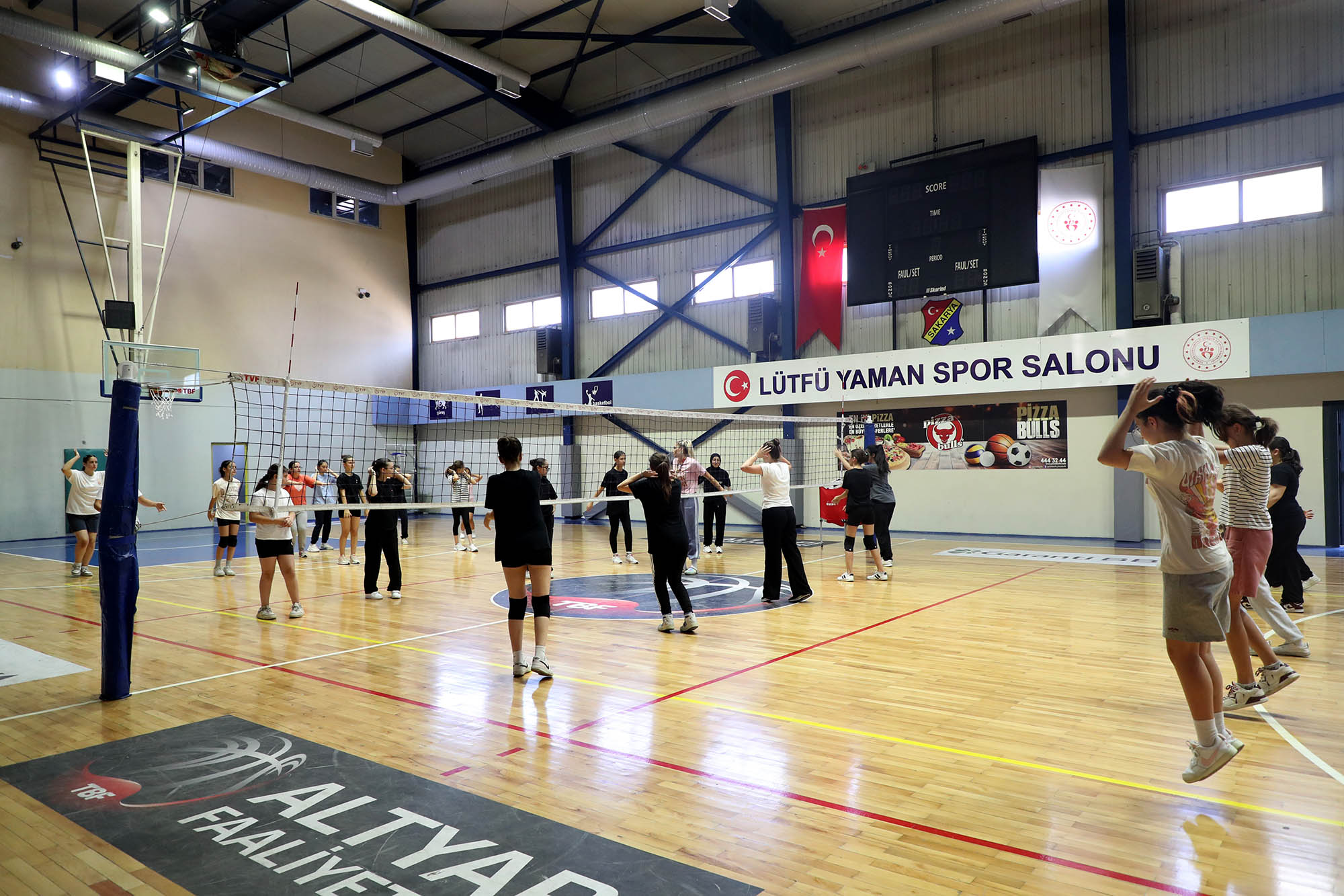 Sakarya’da çocuklar sporun her dalında dolu dolu bir yaz tatiline başladı 