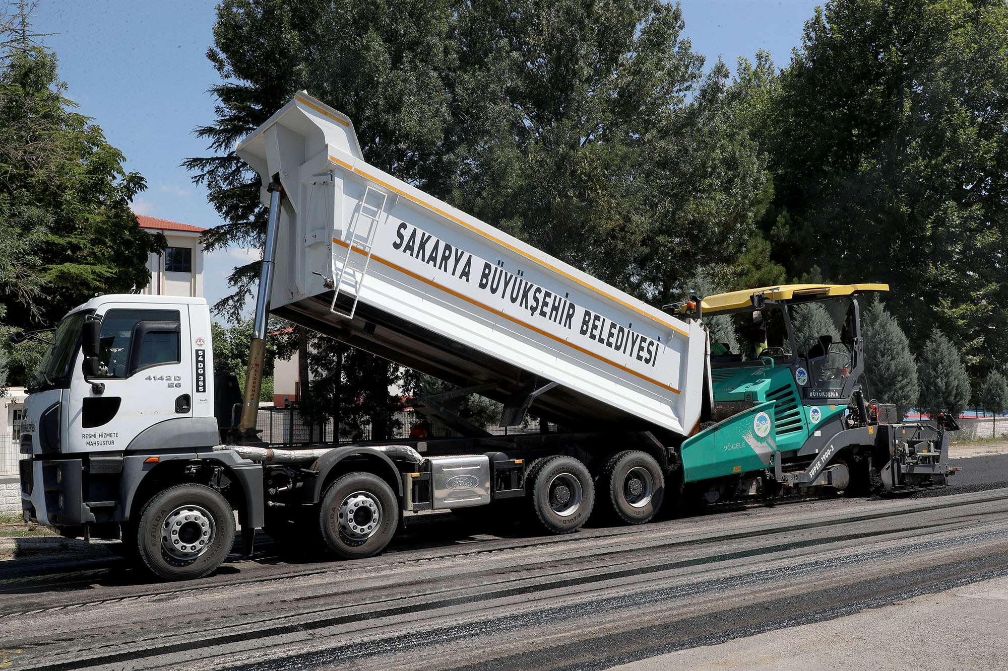 Büyükşehir’den Eski Ankara Yolu’nun çehresini değiştiren mesai