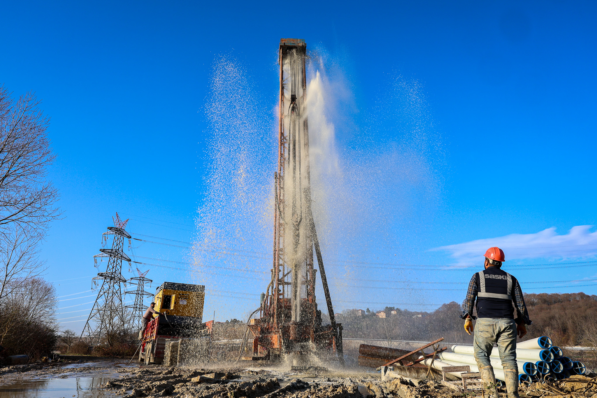 Yerin 104 metre altından çıkarılan içme suyu Karasu’da 5 mahalleye iletilecek