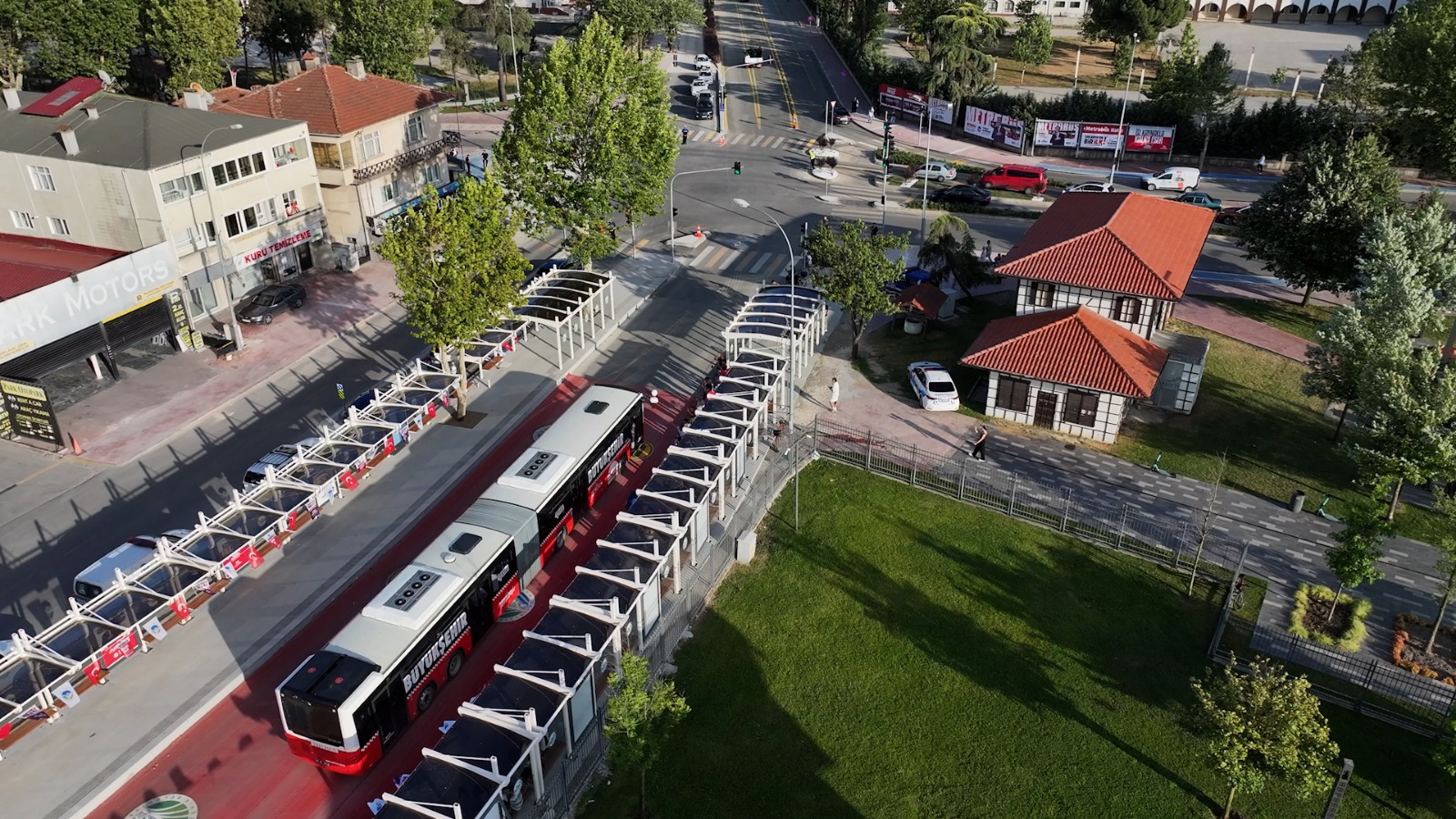 Metrobüsler Yusuf Alemdar’ın söz verdiği tarihte Sakarya yollarında
