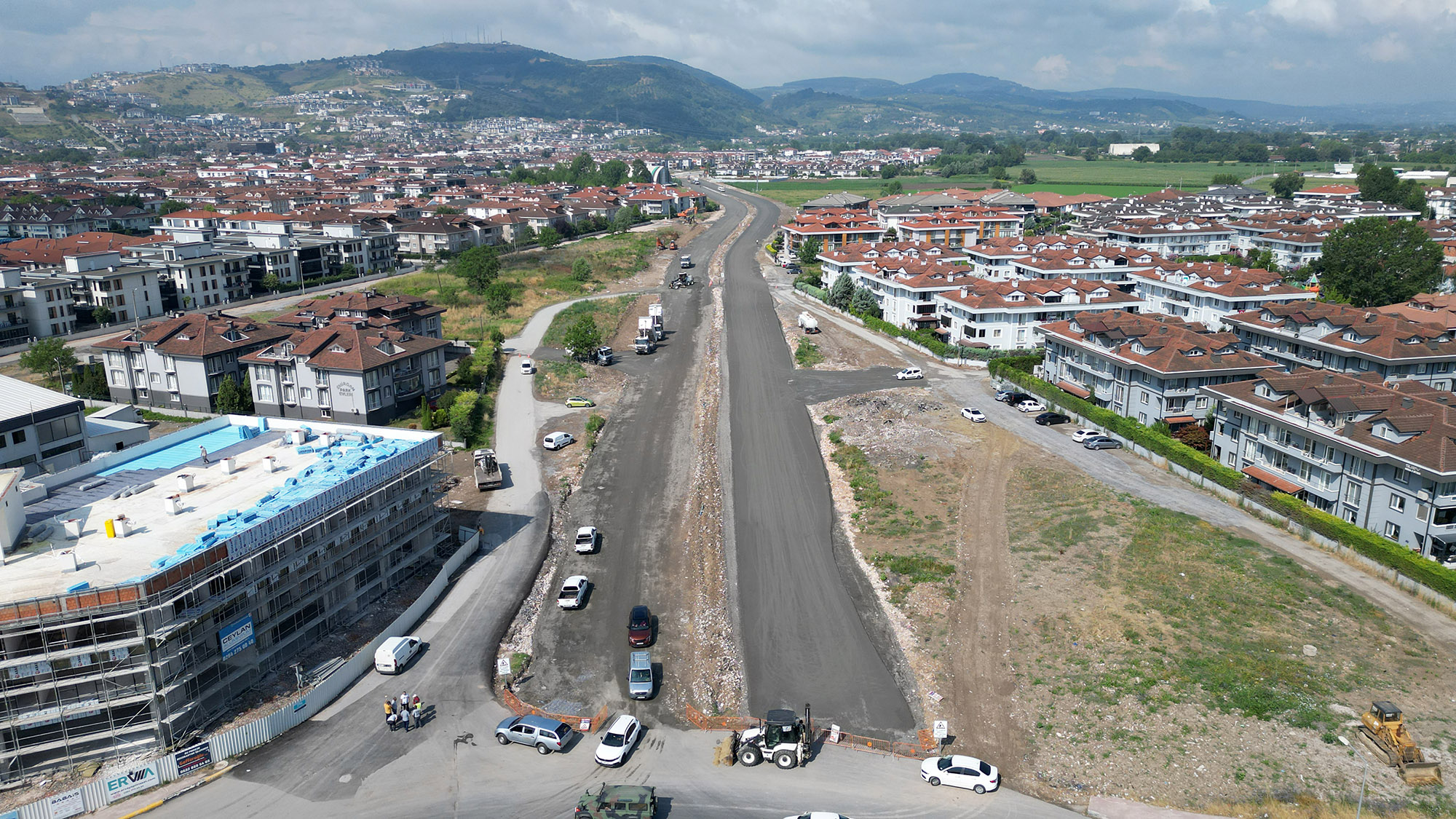 Büyükşehir’in yeni yol hamlesi bölgenin trafik yükünü hafifletecek: 1. Cadde’de sona doğru