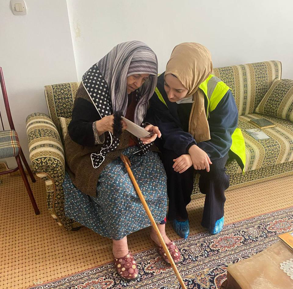 Sakarya’da yaşlılar YADEM’le çok mutlu: Yine yalnız bırakmadılar…