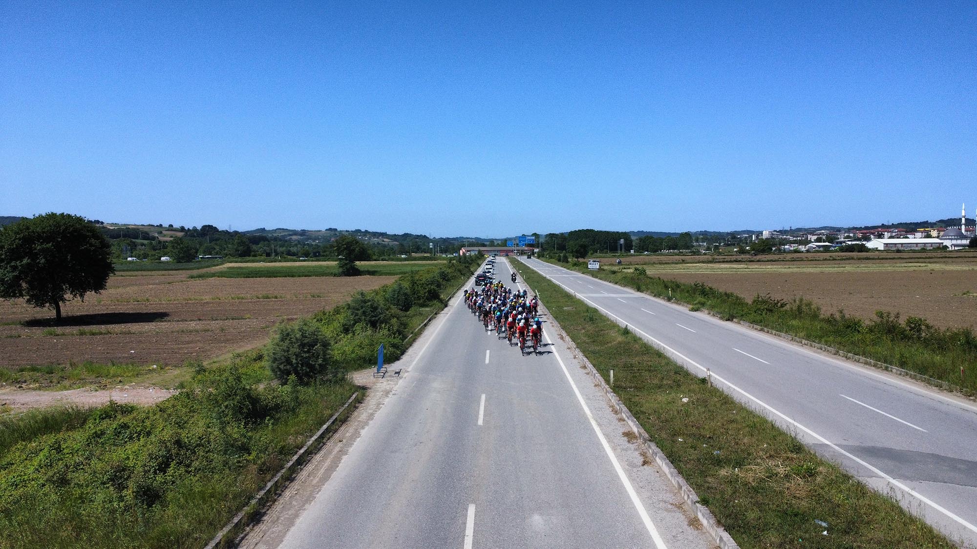 Tour Of heyecanı Sakarya’da sürüyor: Podyumda 2 Türk pedal