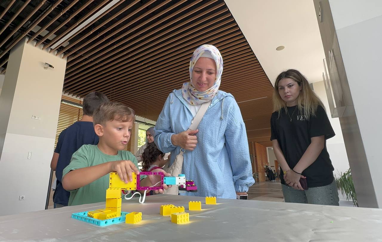 Büyükşehir SGM’de teneffüs zili çaldığı an legolar masaya dökülüyor 